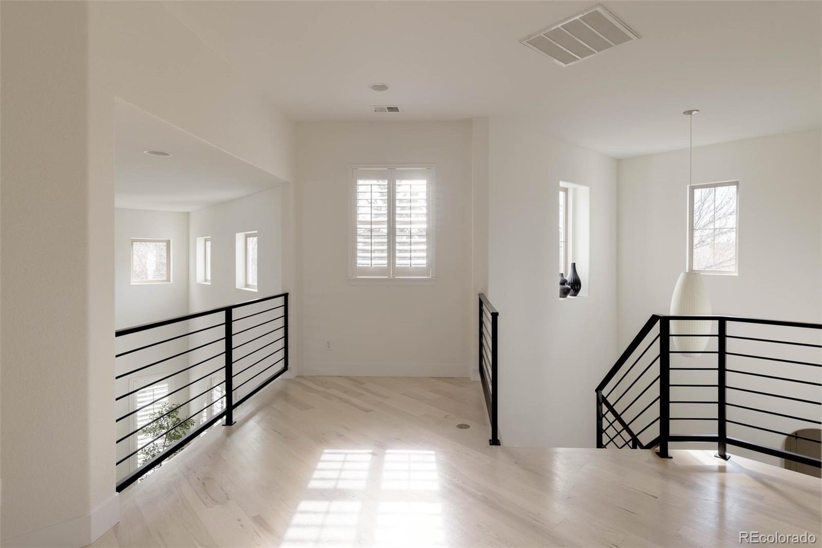 MLS Image #23 for 9041 e 29th avenue,denver, Colorado