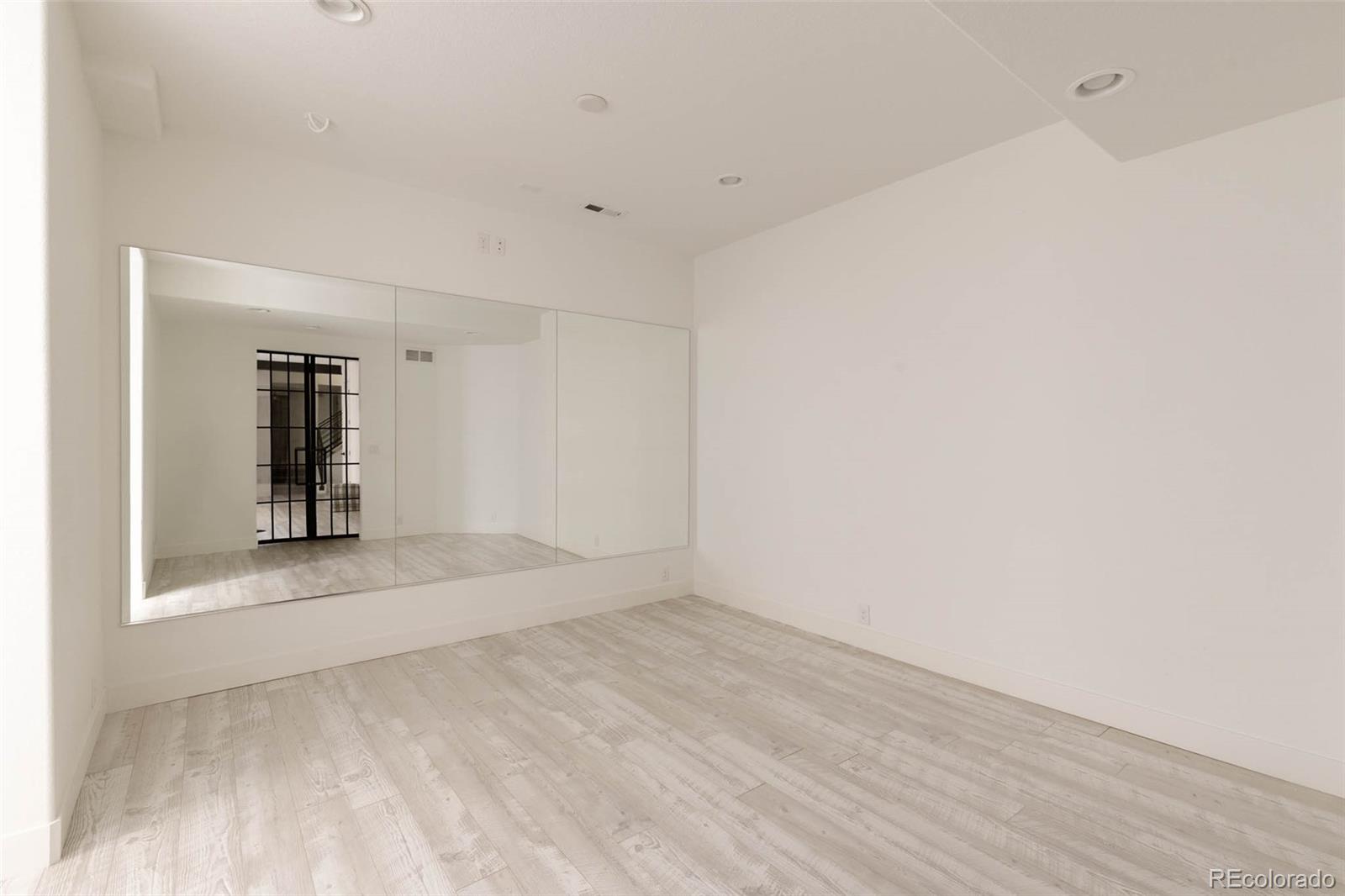 MLS Image #41 for 9041 e 29th avenue,denver, Colorado