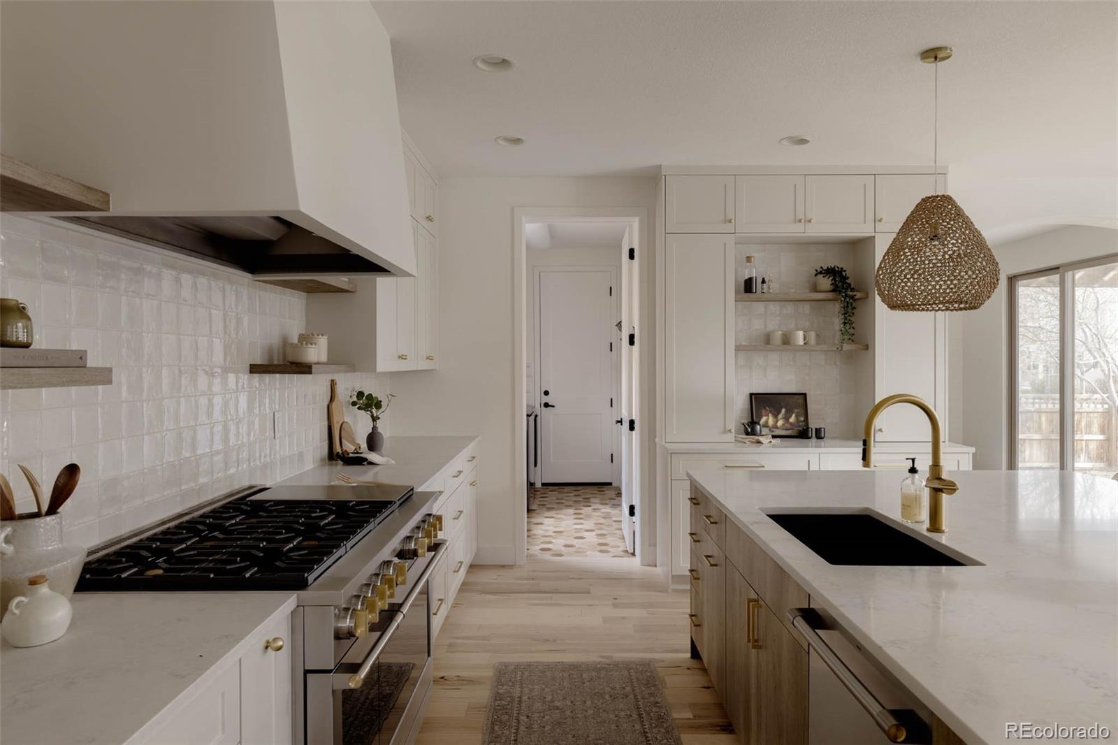 MLS Image #9 for 9041 e 29th avenue,denver, Colorado