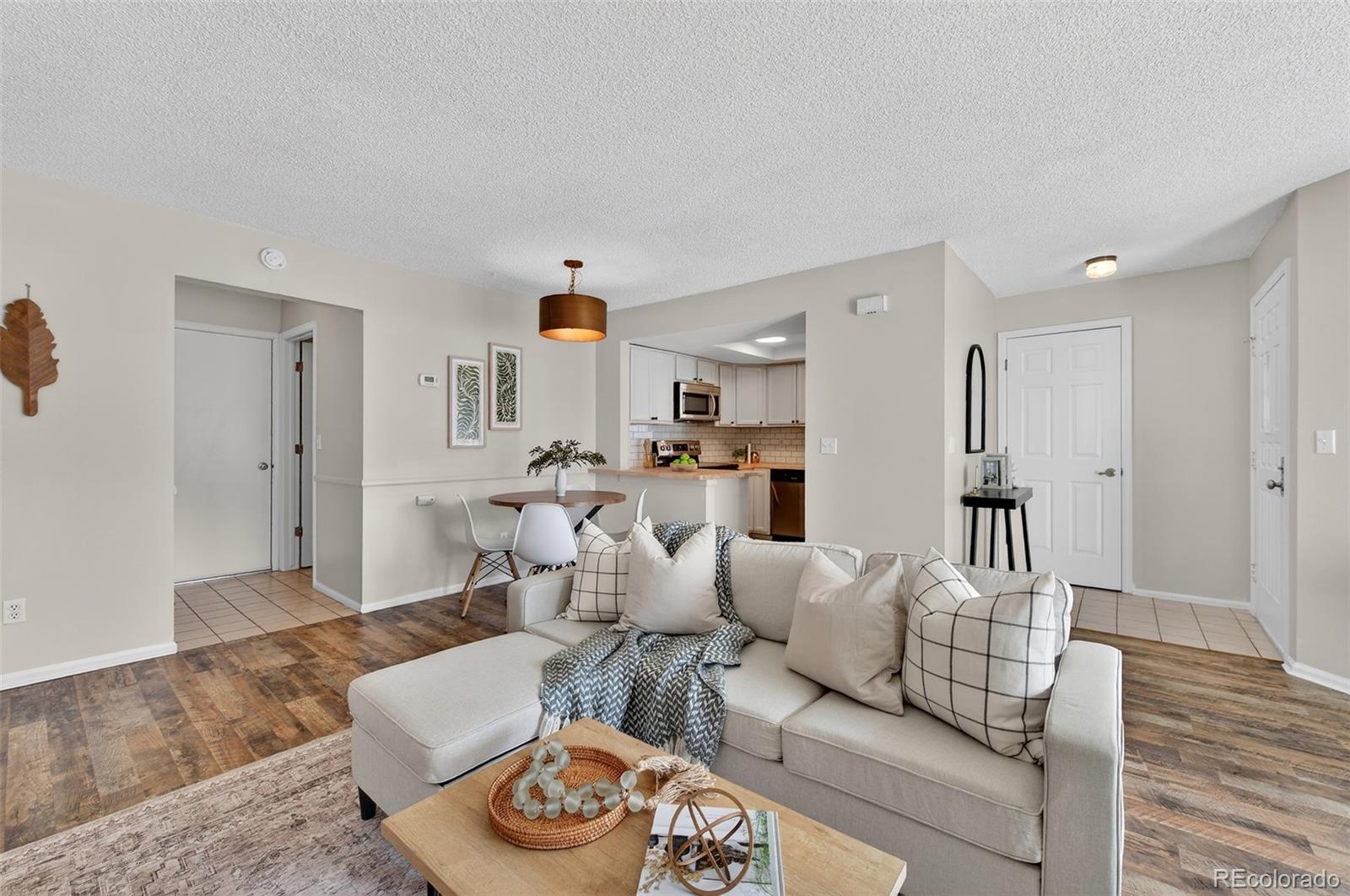 MLS Image #2 for 12523 e pacific circle e,aurora, Colorado