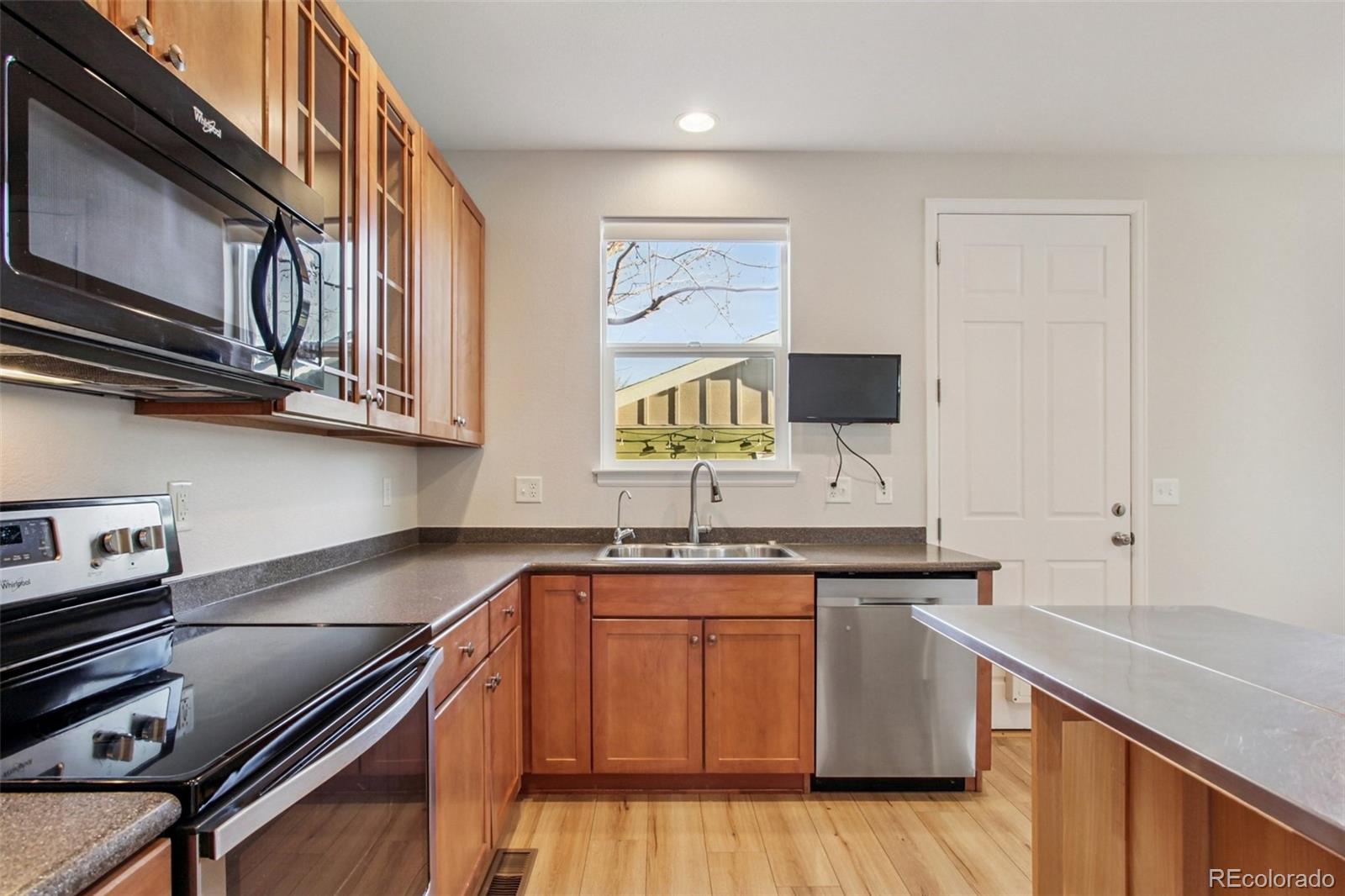 MLS Image #15 for 9591 e 26th avenue,denver, Colorado