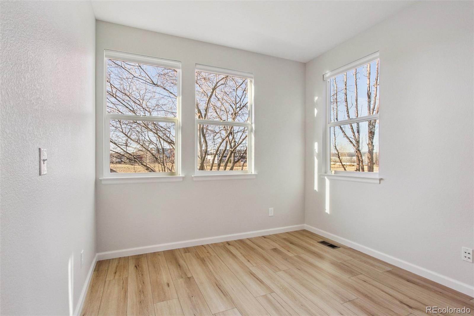 MLS Image #16 for 9591 e 26th avenue,denver, Colorado