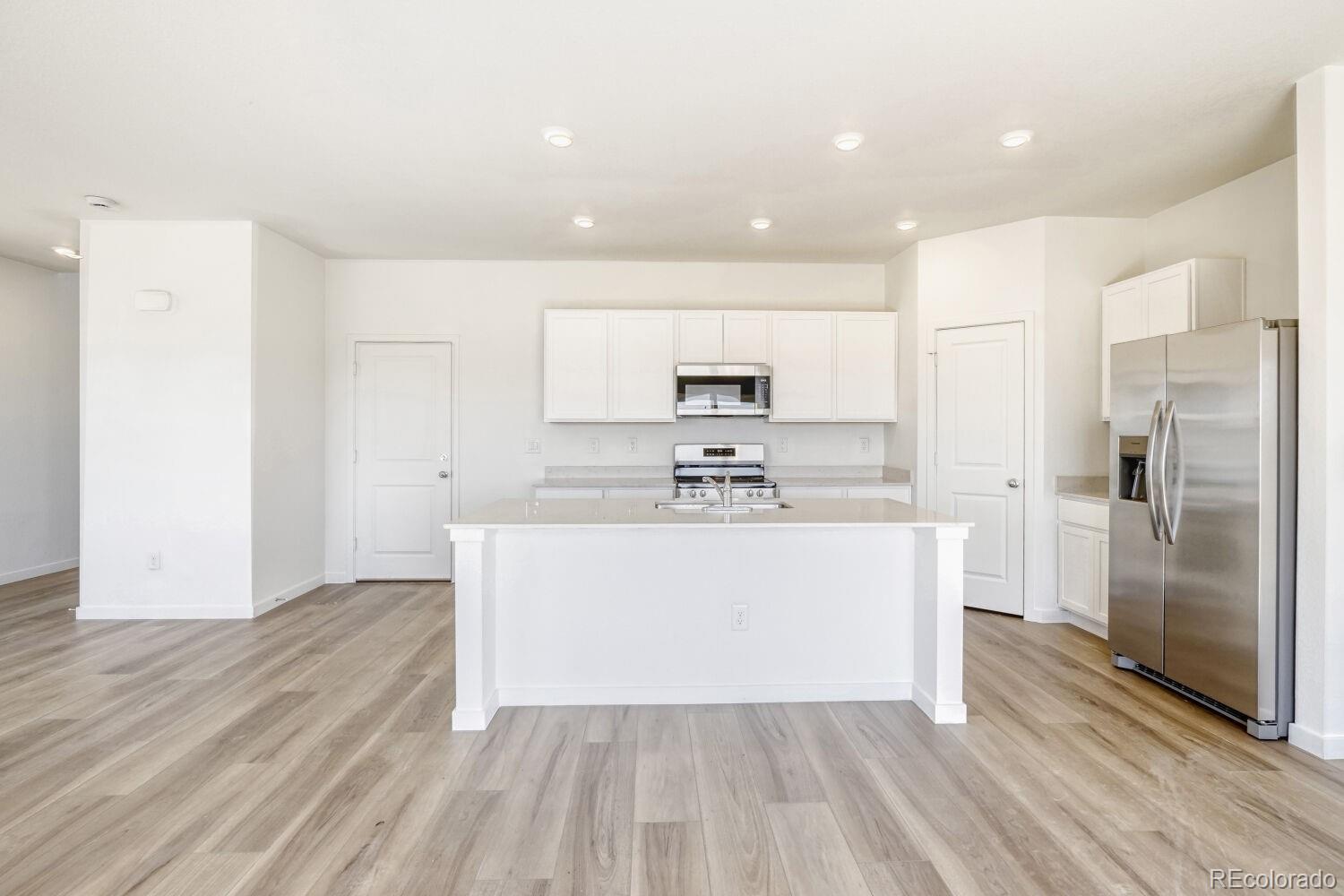 MLS Image #3 for 45886  mill avenue,bennett, Colorado