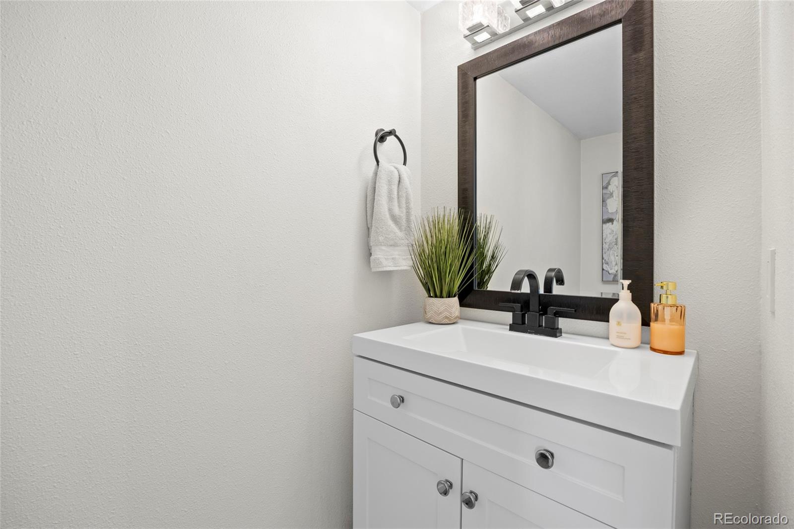 MLS Image #14 for 6050 e hinsdale court,centennial, Colorado