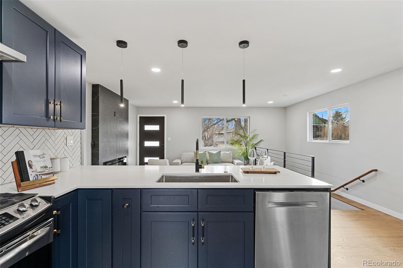 MLS Image #12 for 649  perry street,denver, Colorado