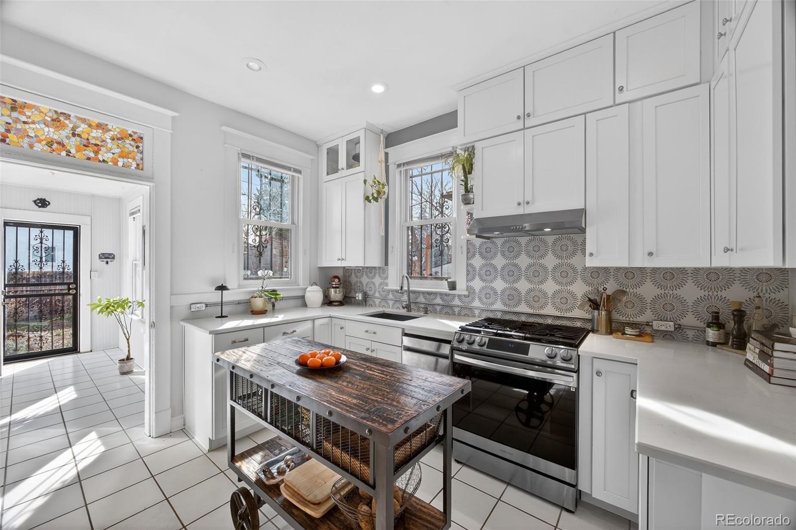 MLS Image #13 for 3020 n york street,denver, Colorado