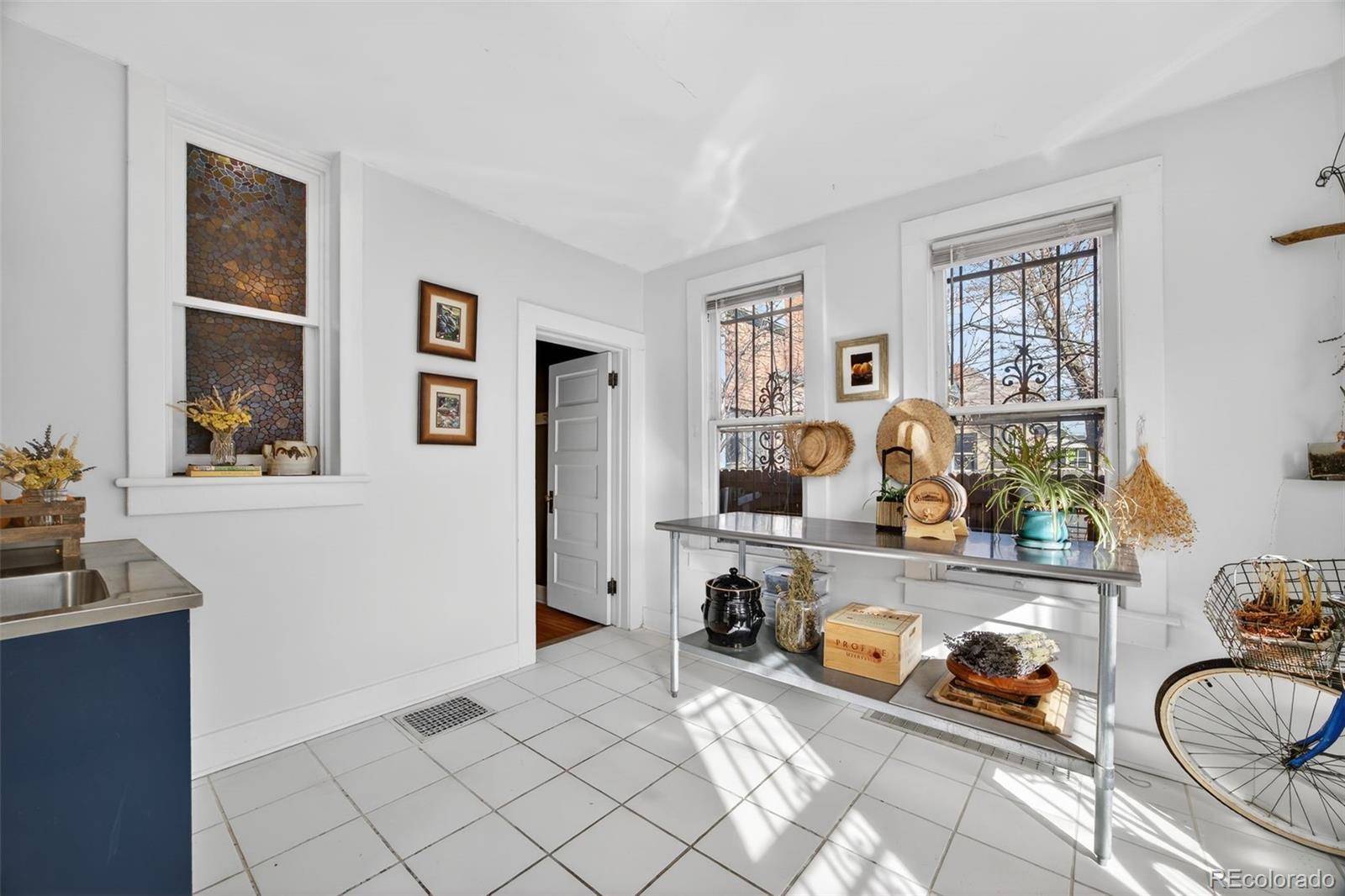 MLS Image #19 for 3020 n york street,denver, Colorado