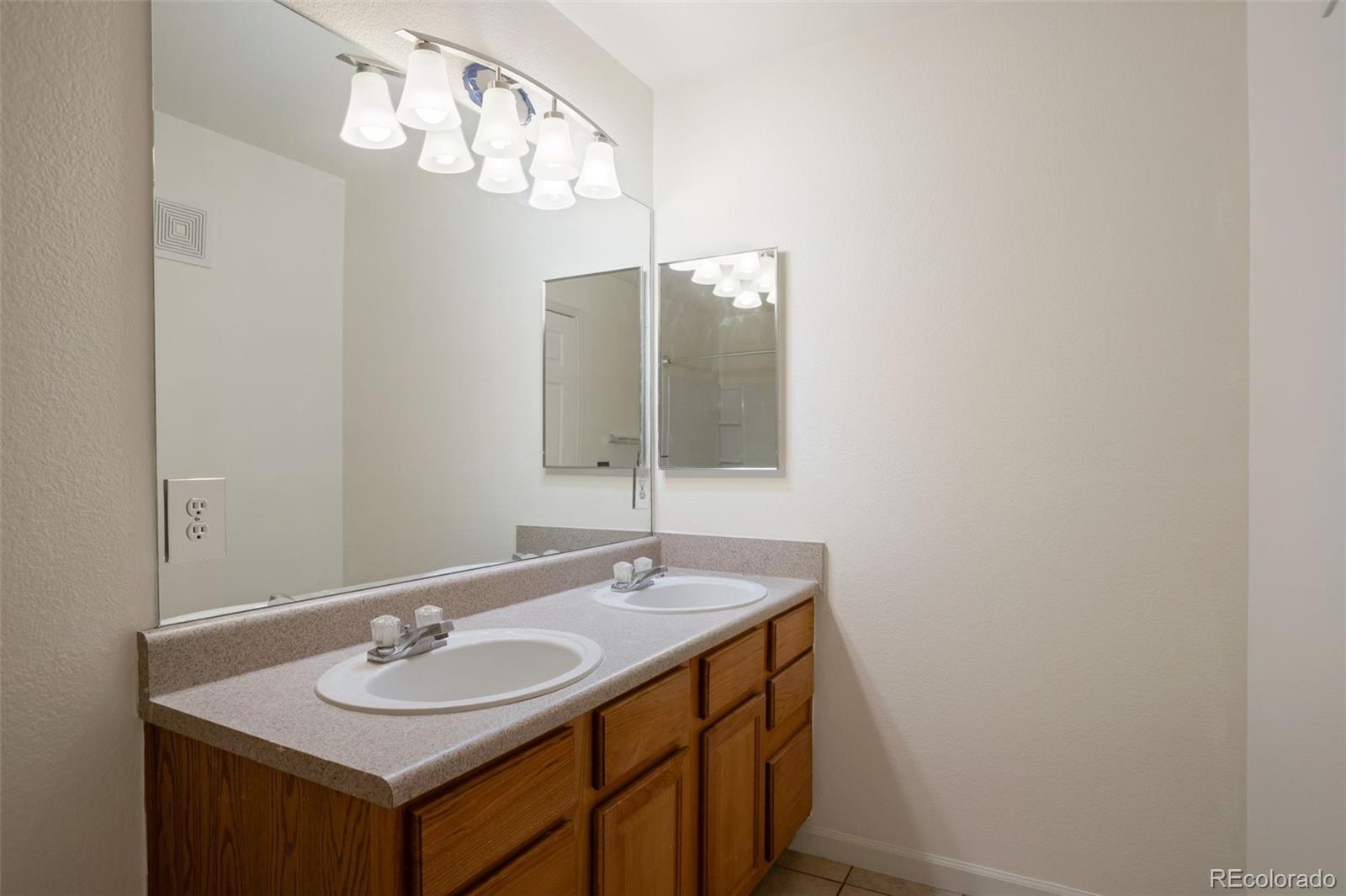 MLS Image #11 for 10091 e carolina drive 202,aurora, Colorado