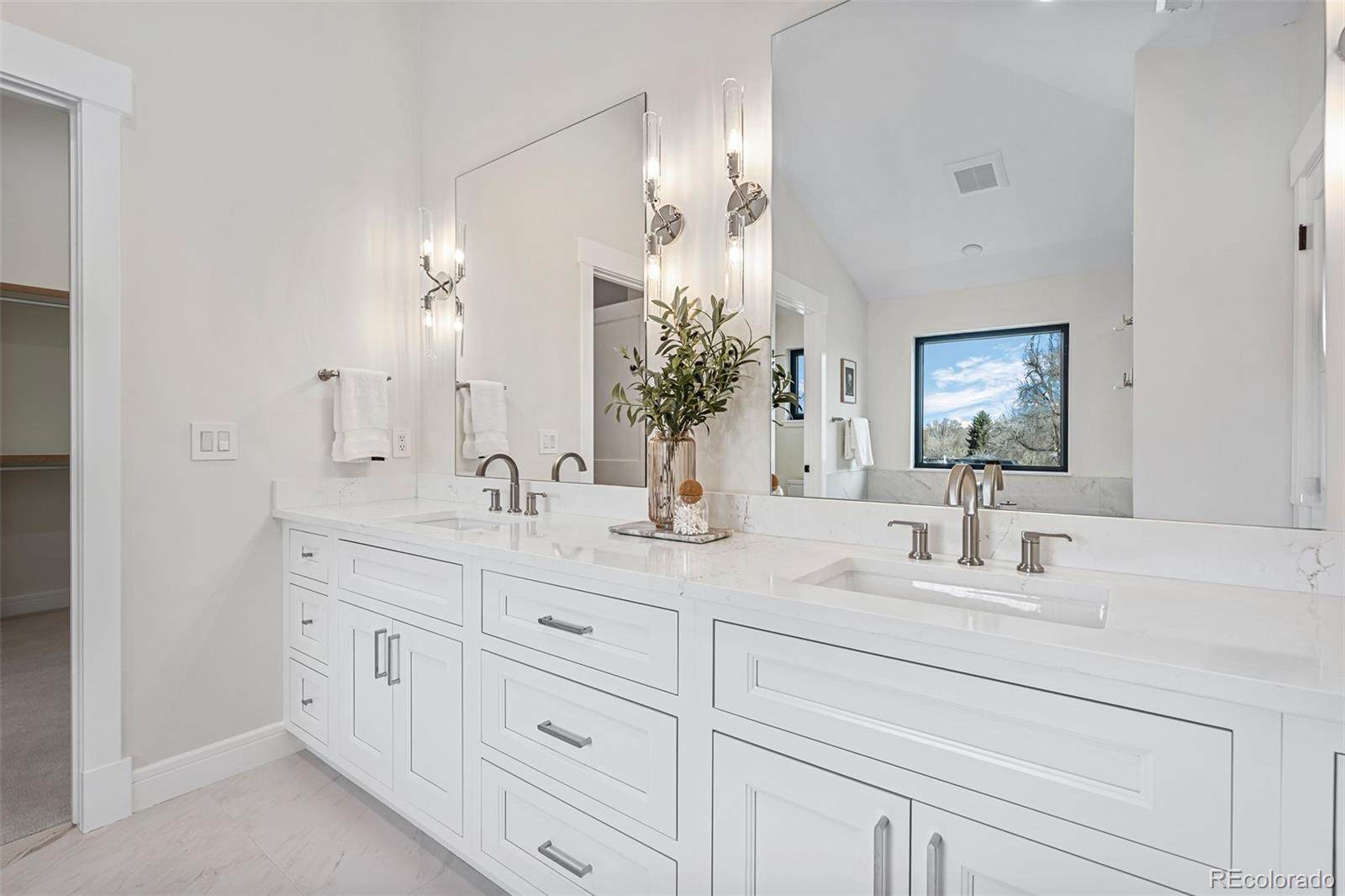 MLS Image #22 for 2851 s dexter way,denver, Colorado
