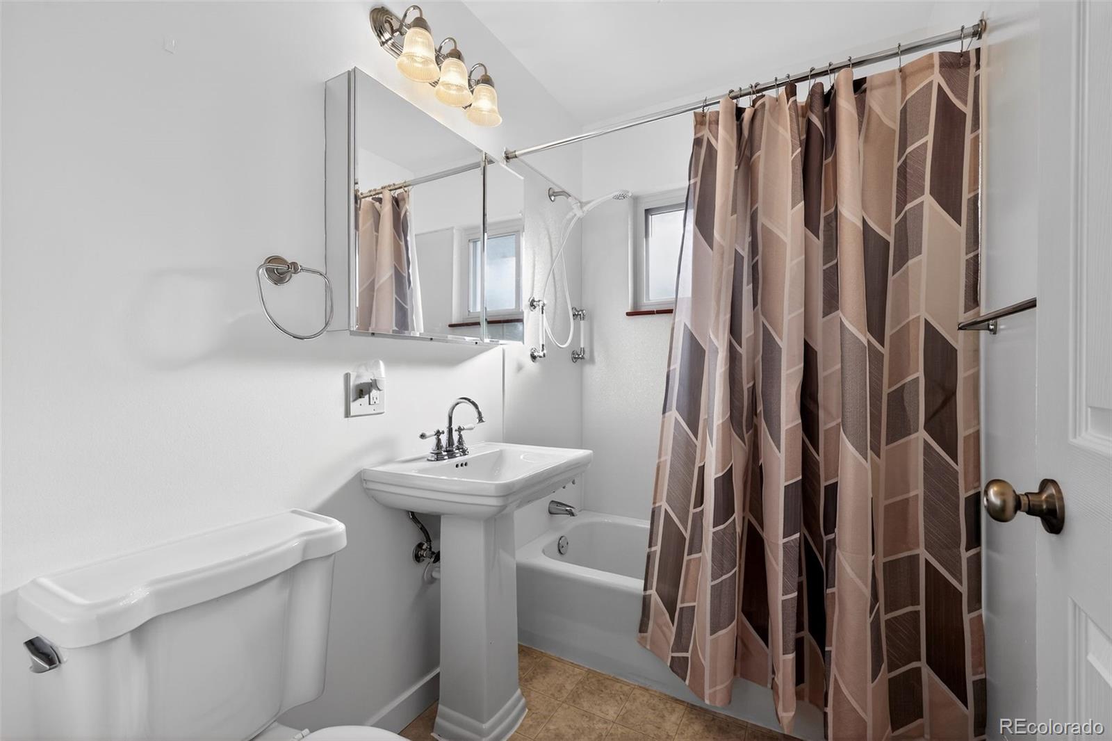 MLS Image #14 for 2902 s meade street,denver, Colorado
