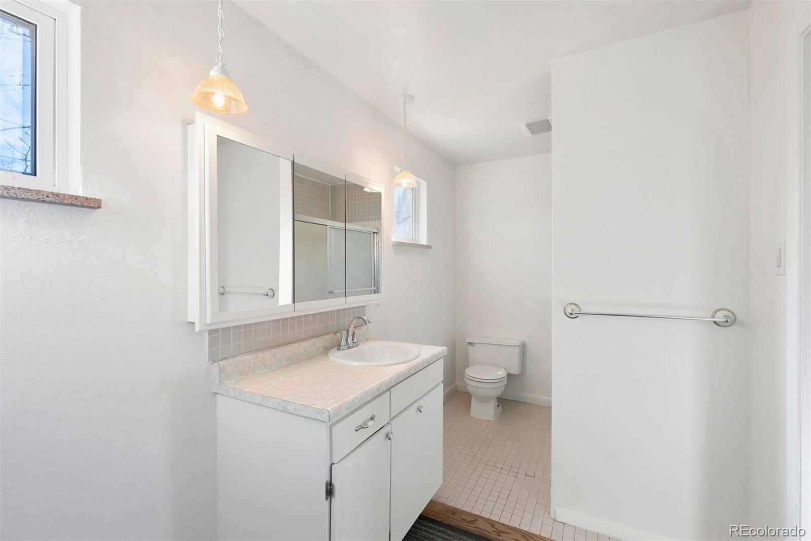 MLS Image #11 for 1780 s emerson street,denver, Colorado