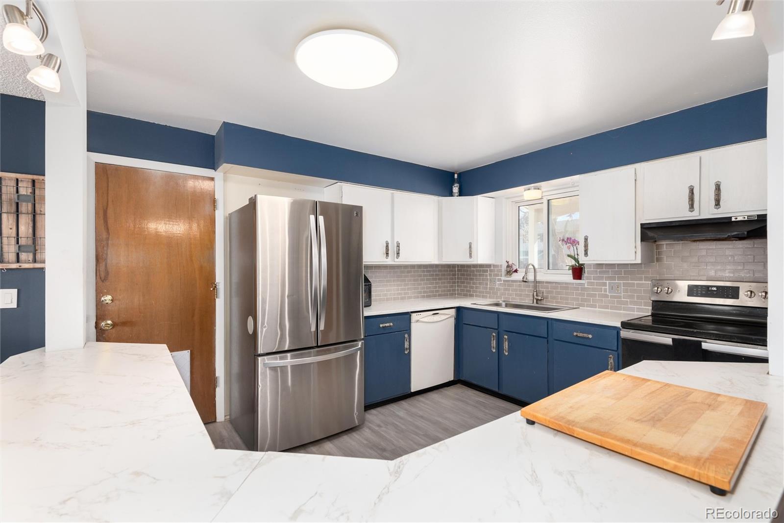 MLS Image #9 for 2945 s teller street,denver, Colorado