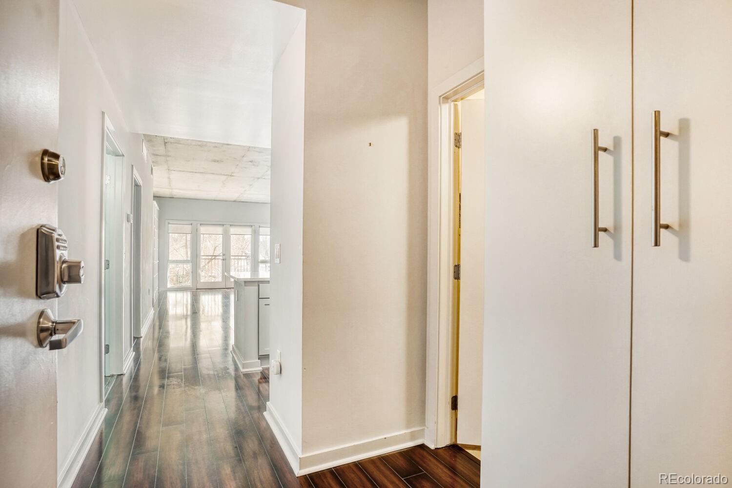 MLS Image #17 for 275 s harrison street,denver, Colorado