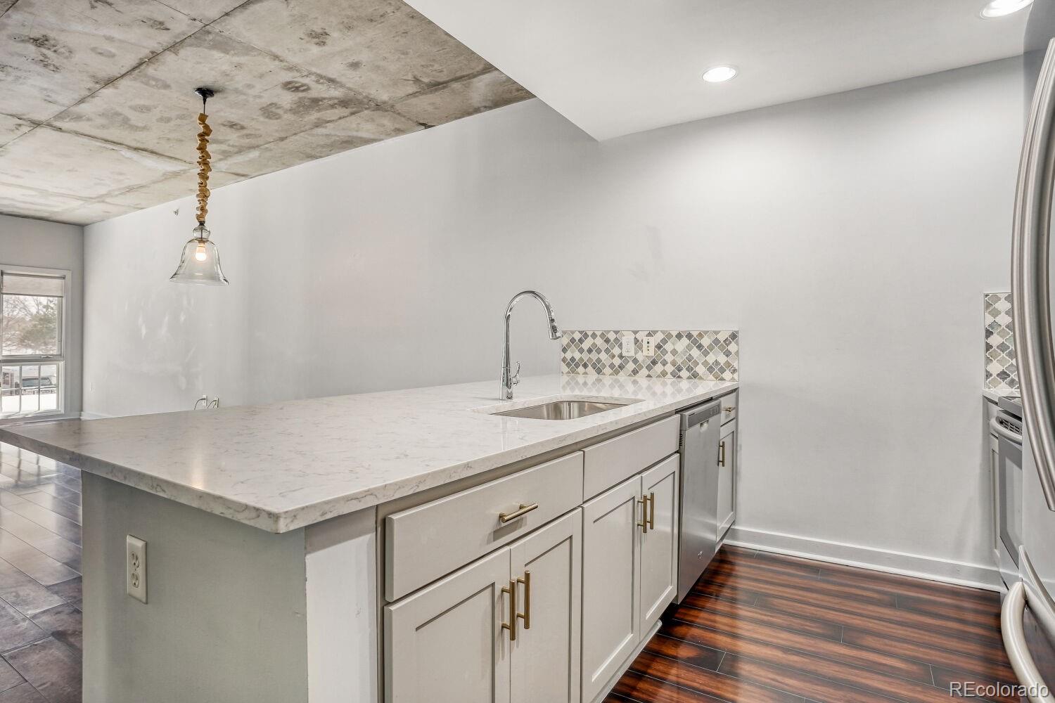 MLS Image #5 for 275 s harrison street,denver, Colorado