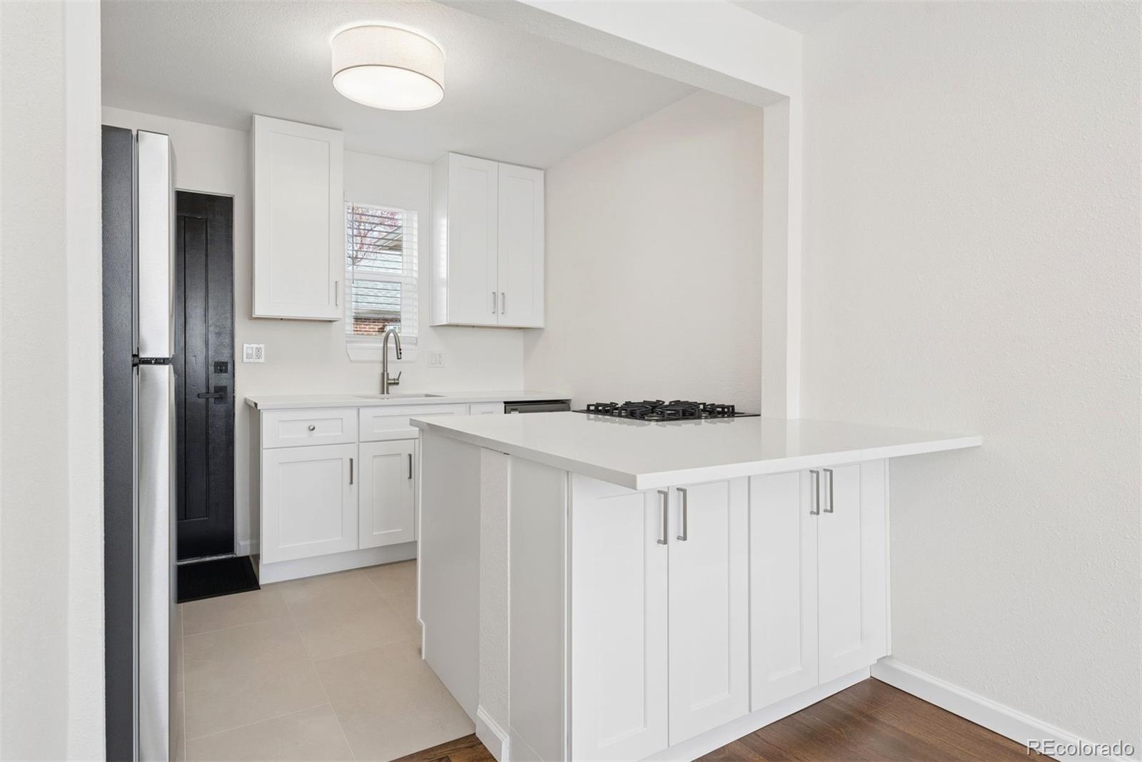 MLS Image #10 for 5929 e 14th avenue,denver, Colorado