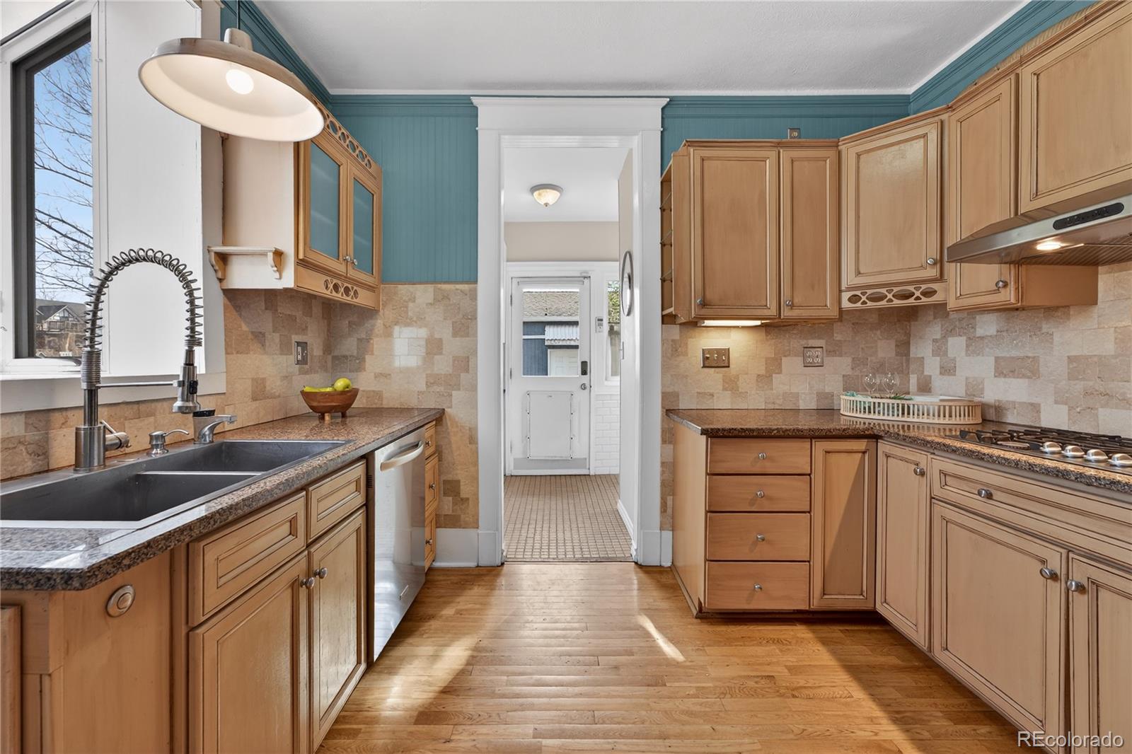 MLS Image #10 for 3056 n york street,denver, Colorado