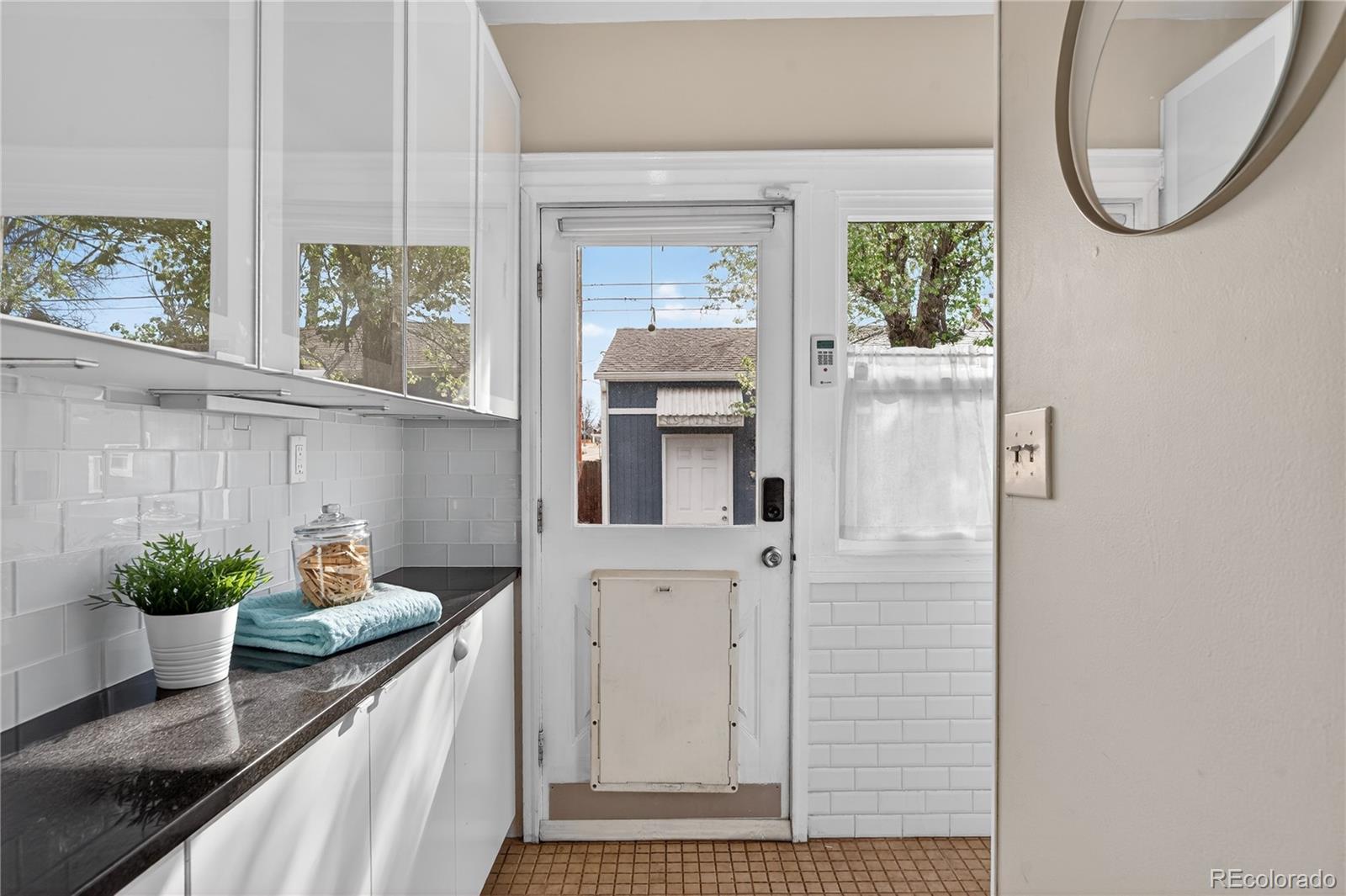 MLS Image #14 for 3056 n york street,denver, Colorado