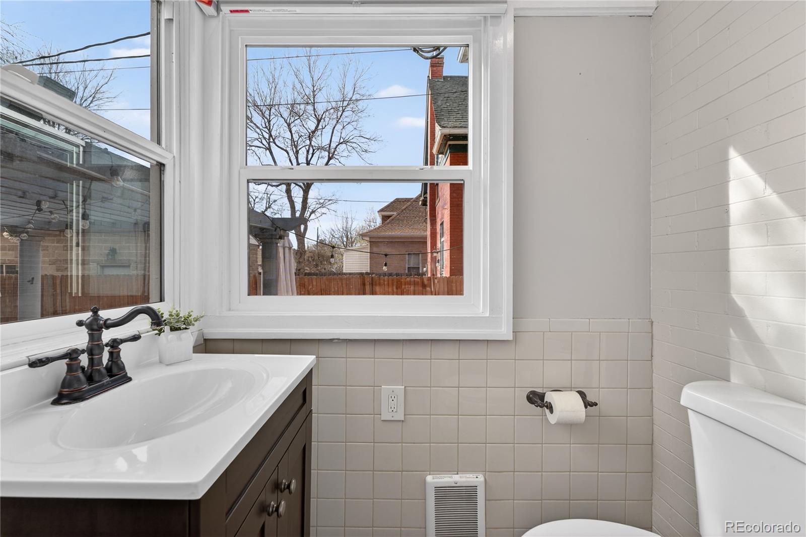MLS Image #15 for 3056 n york street,denver, Colorado