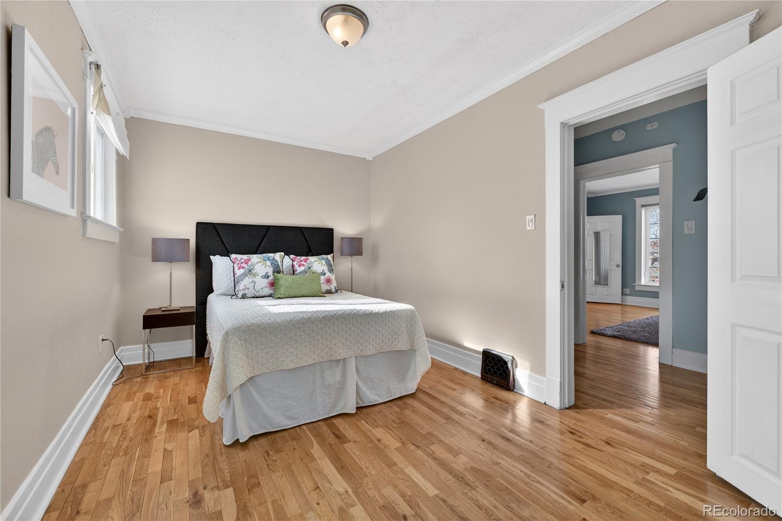 MLS Image #16 for 3056 n york street,denver, Colorado