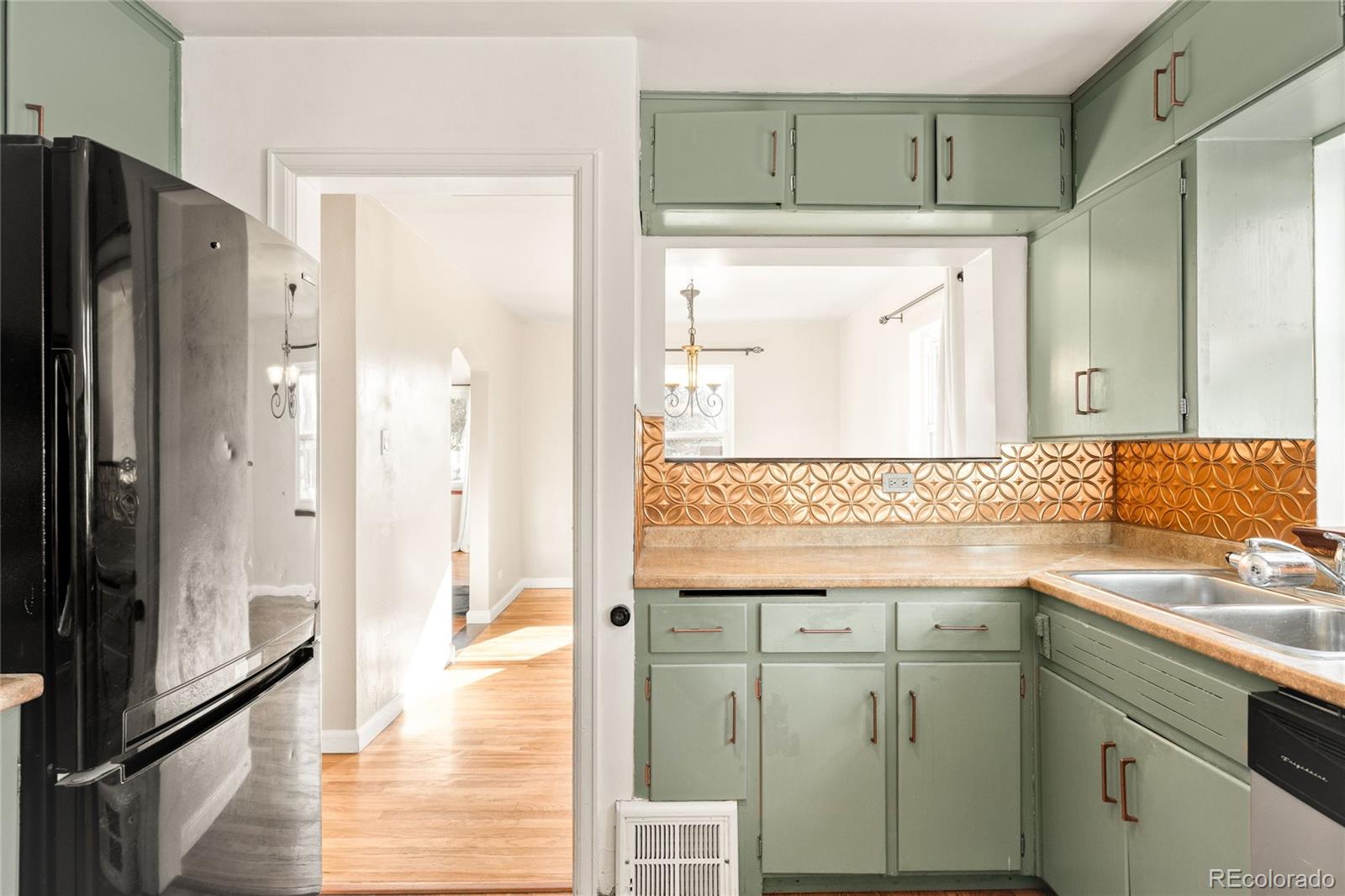 MLS Image #5 for 1919  yosemite street,denver, Colorado