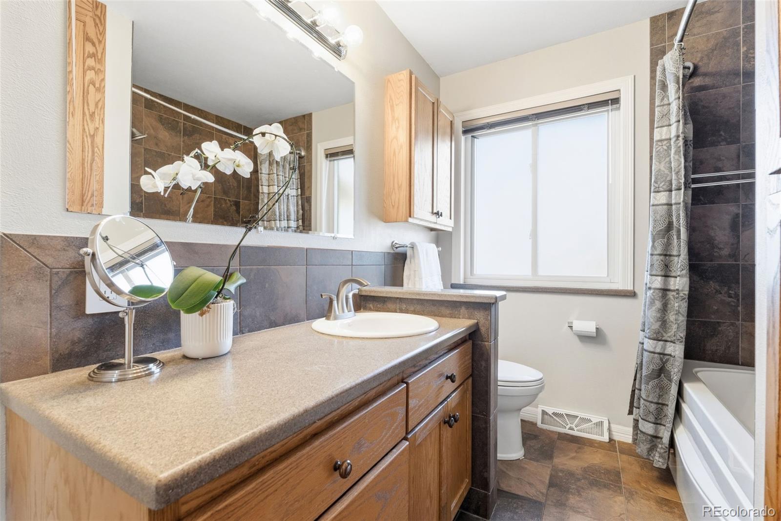 MLS Image #26 for 5073 s newton street,littleton, Colorado