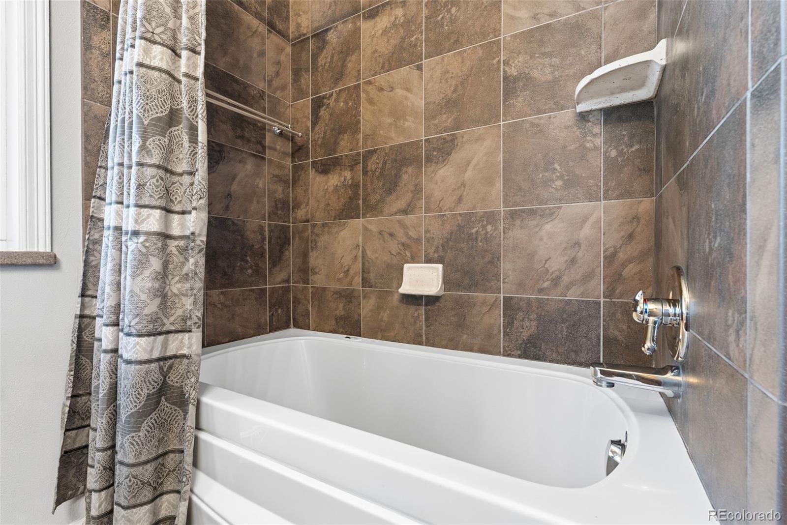 MLS Image #27 for 5073 s newton street,littleton, Colorado