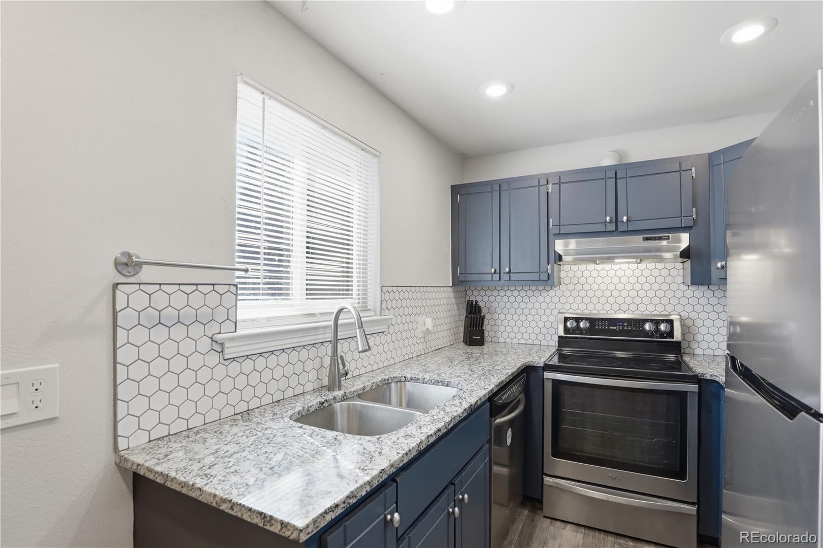 MLS Image #8 for 1390  everett court 209,lakewood, Colorado
