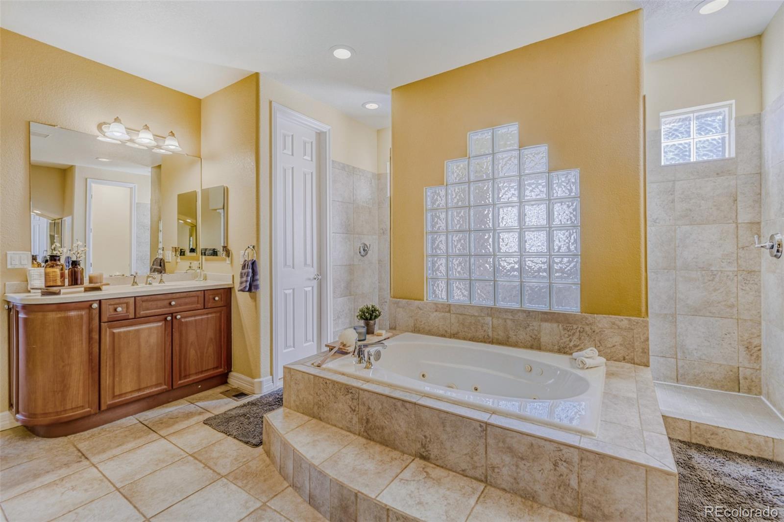 MLS Image #22 for 7317 s valdai circle,aurora, Colorado