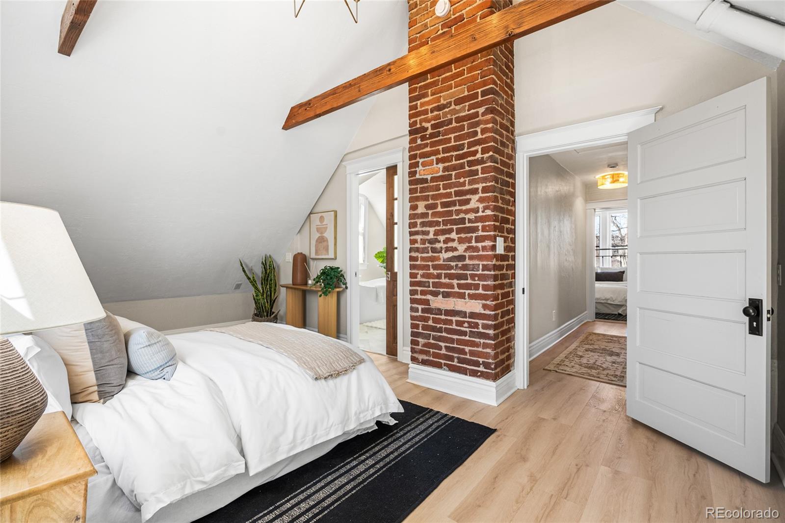 MLS Image #26 for 1042 s pearl street,denver, Colorado