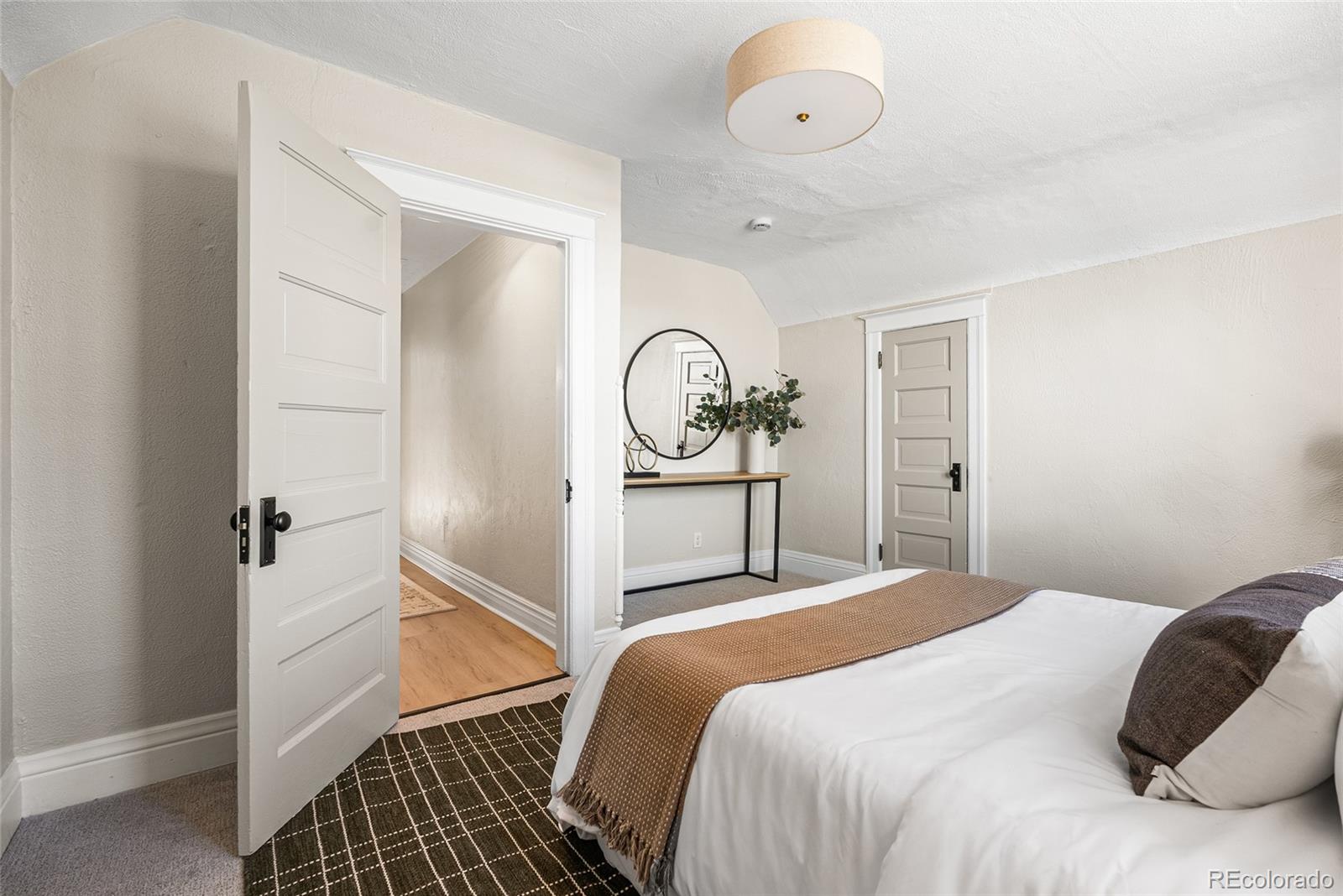 MLS Image #32 for 1042 s pearl street,denver, Colorado