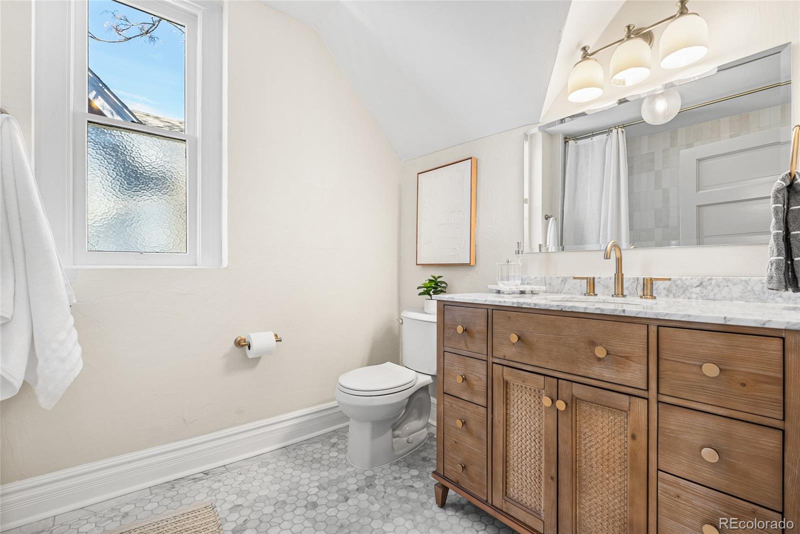 MLS Image #33 for 1042 s pearl street,denver, Colorado