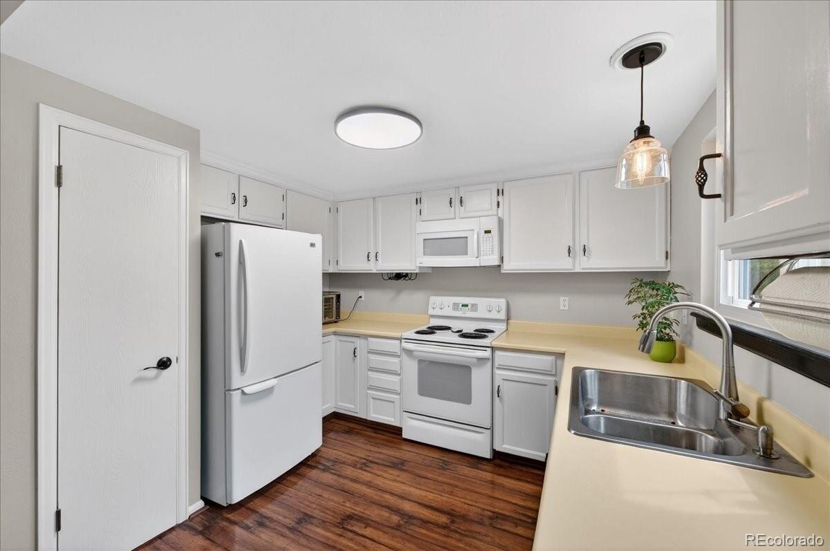MLS Image #13 for 8047 s pennsylvania court,littleton, Colorado