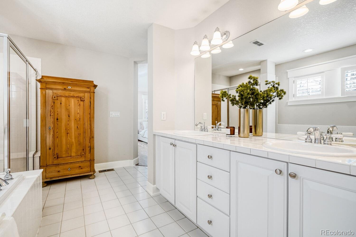 MLS Image #14 for 7752 e 8th place,denver, Colorado