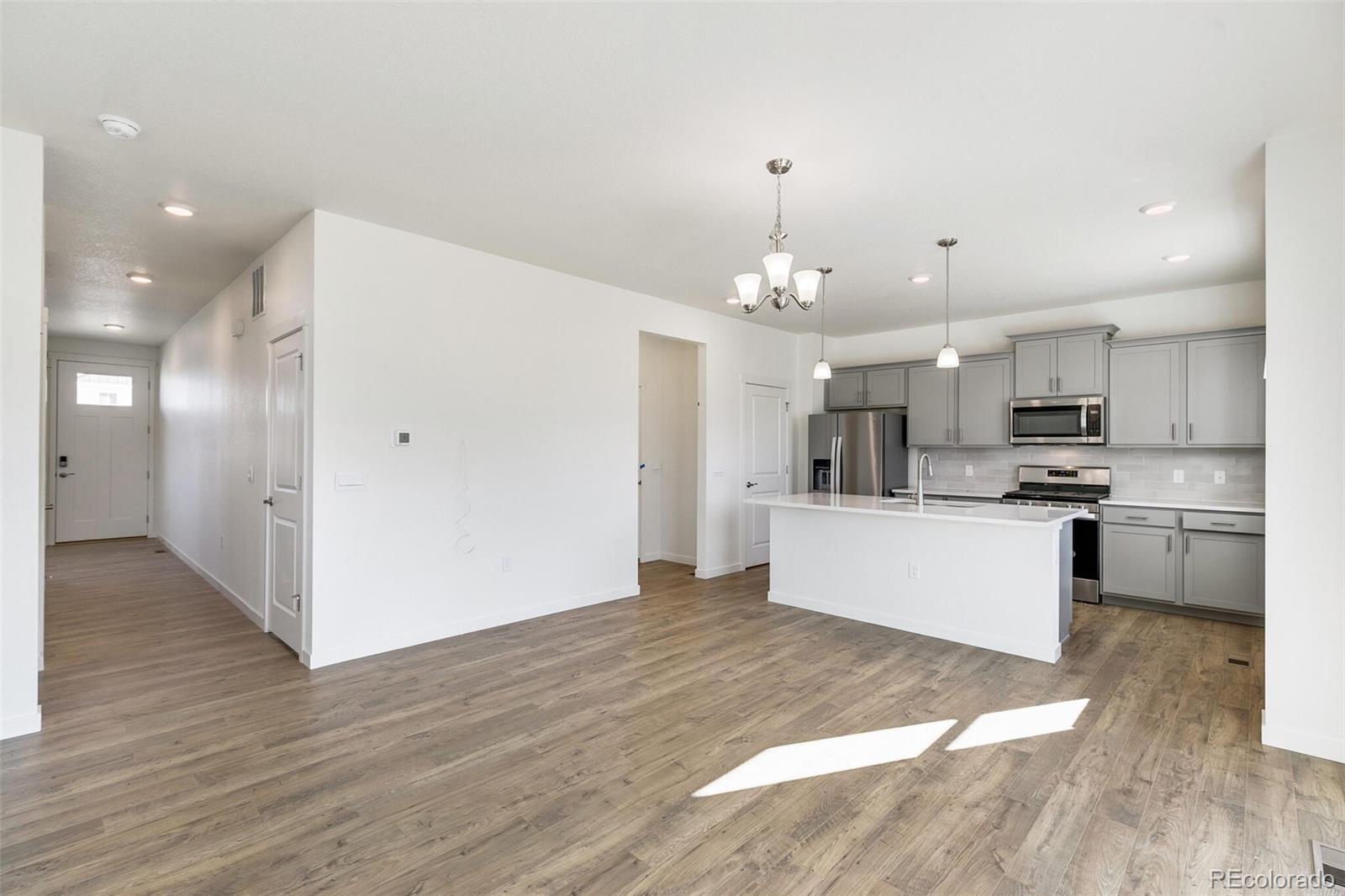 MLS Image #5 for 943  brink street,lochbuie, Colorado