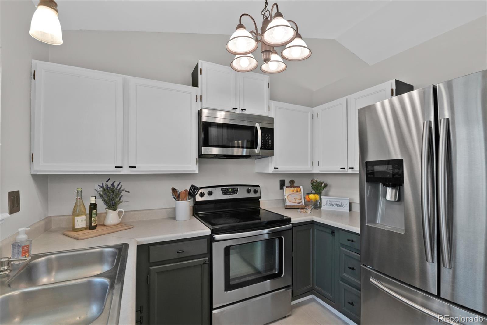 MLS Image #14 for 579  blossom field road,fountain, Colorado