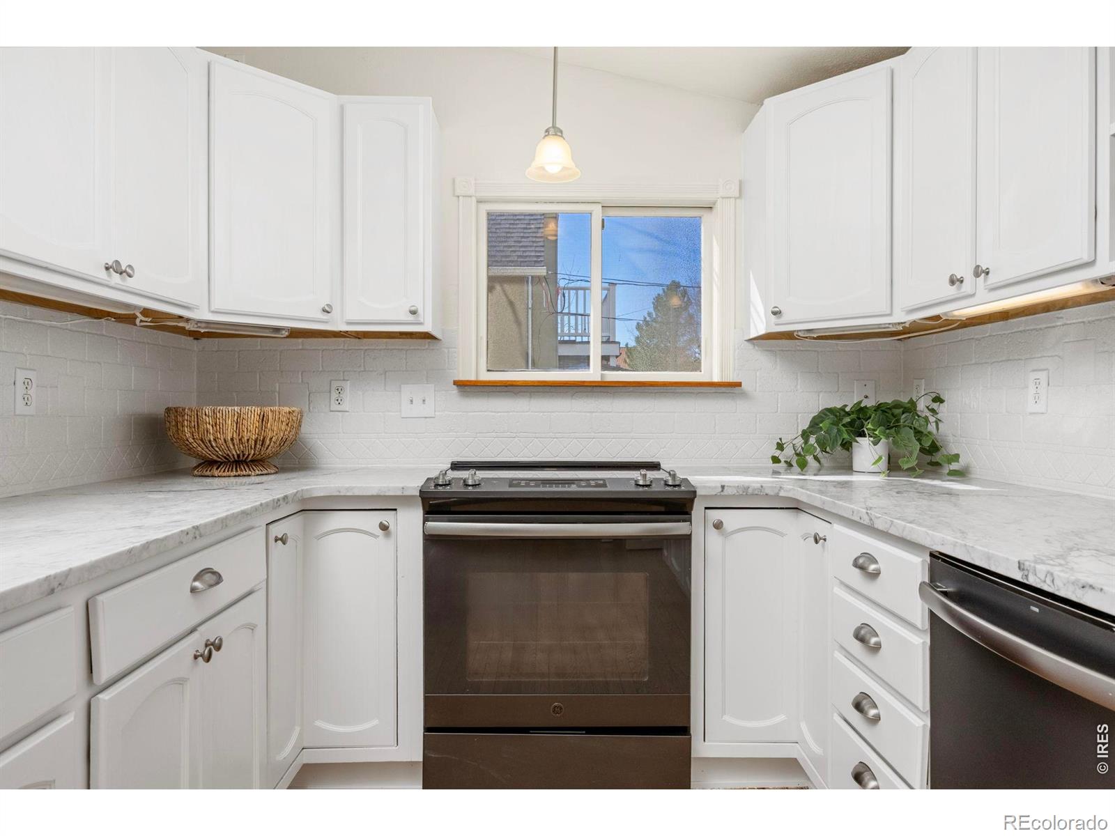 MLS Image #14 for 1009  grant avenue,louisville, Colorado