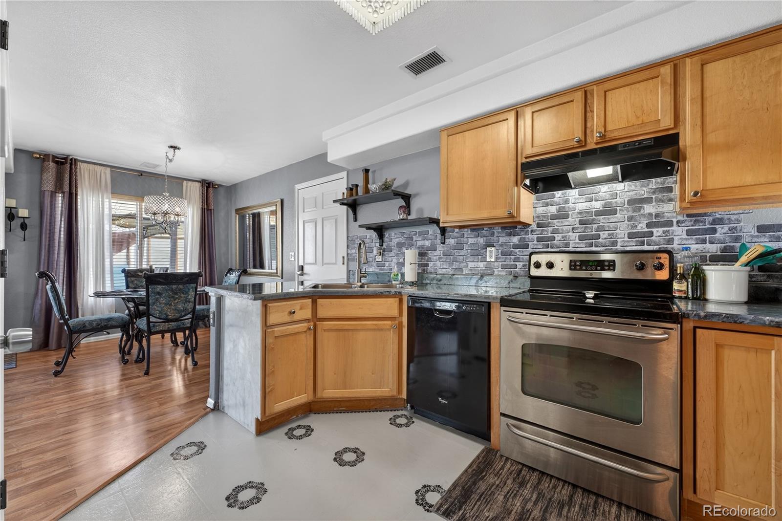 MLS Image #10 for 21429 e 46th avenue,denver, Colorado