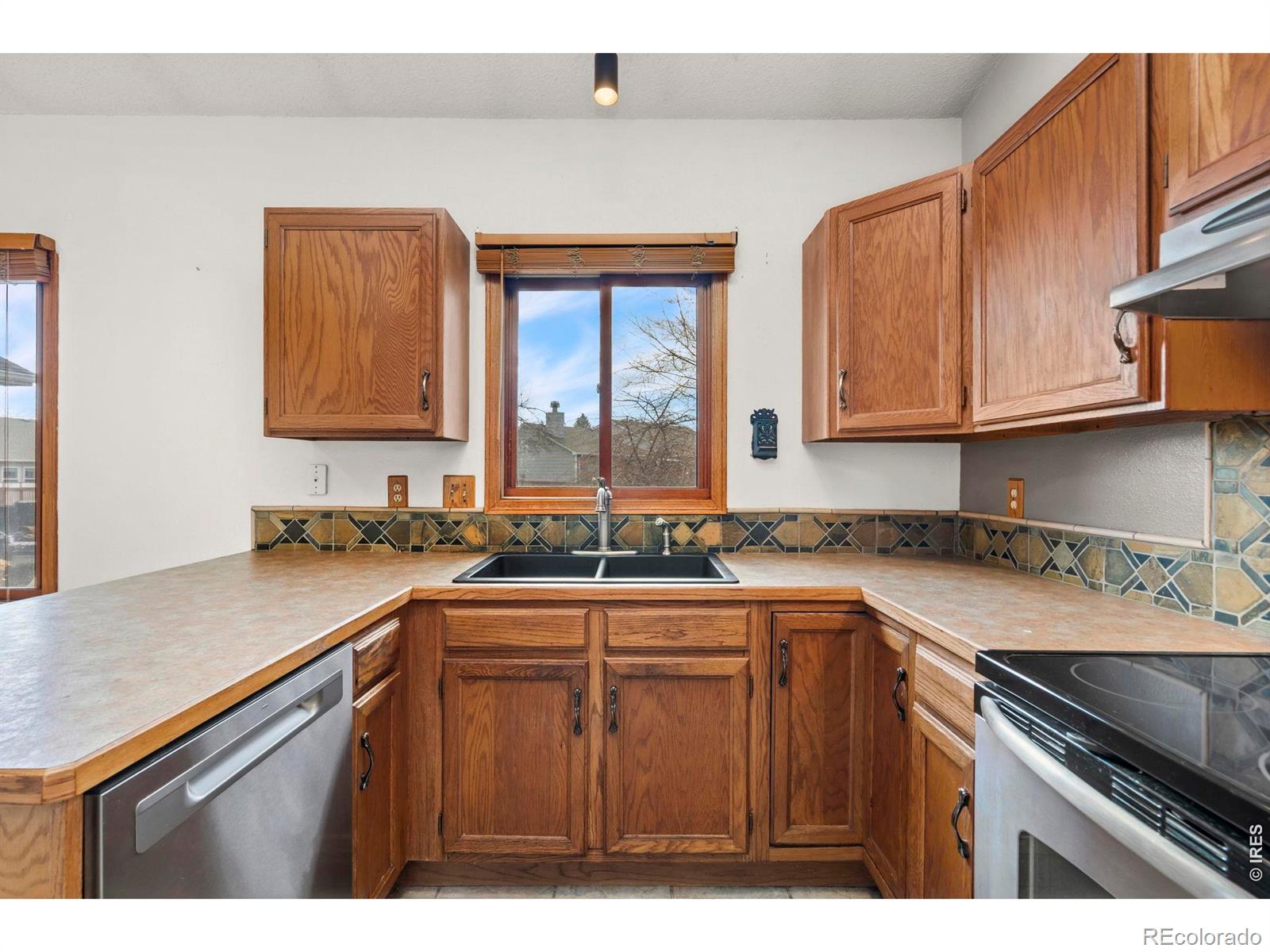 MLS Image #10 for 241  pin oak drive,loveland, Colorado