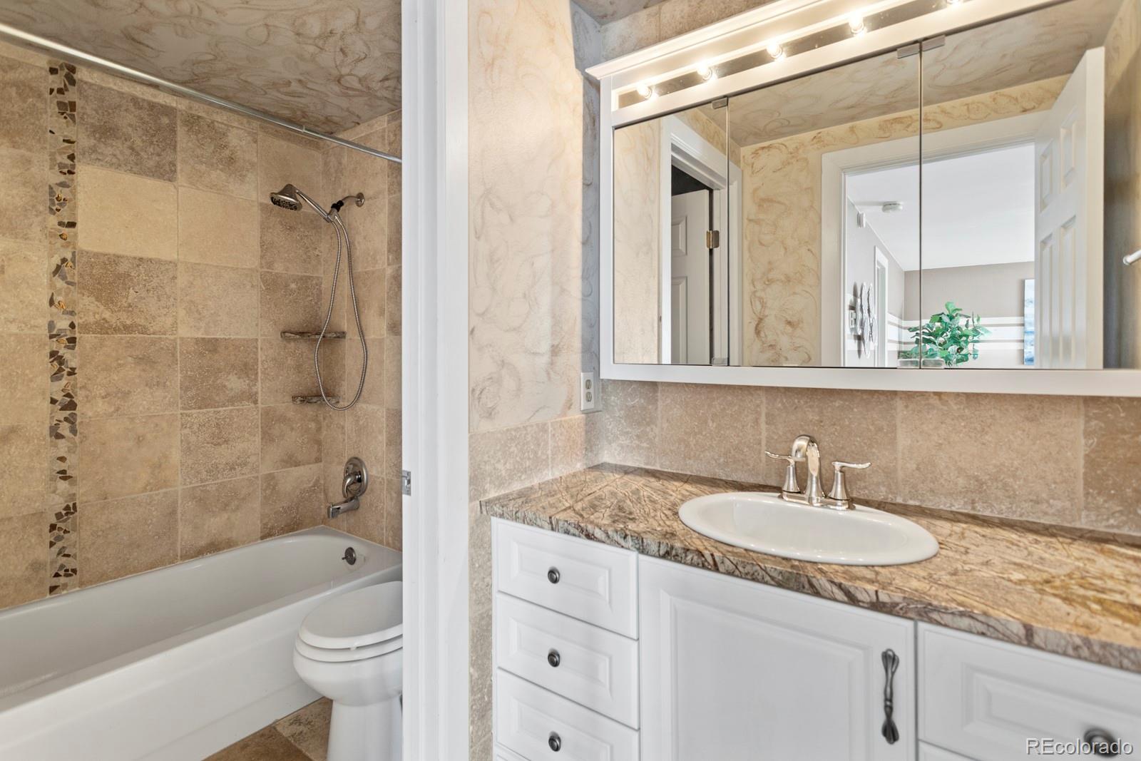 MLS Image #15 for 4753 s clay court,englewood, Colorado
