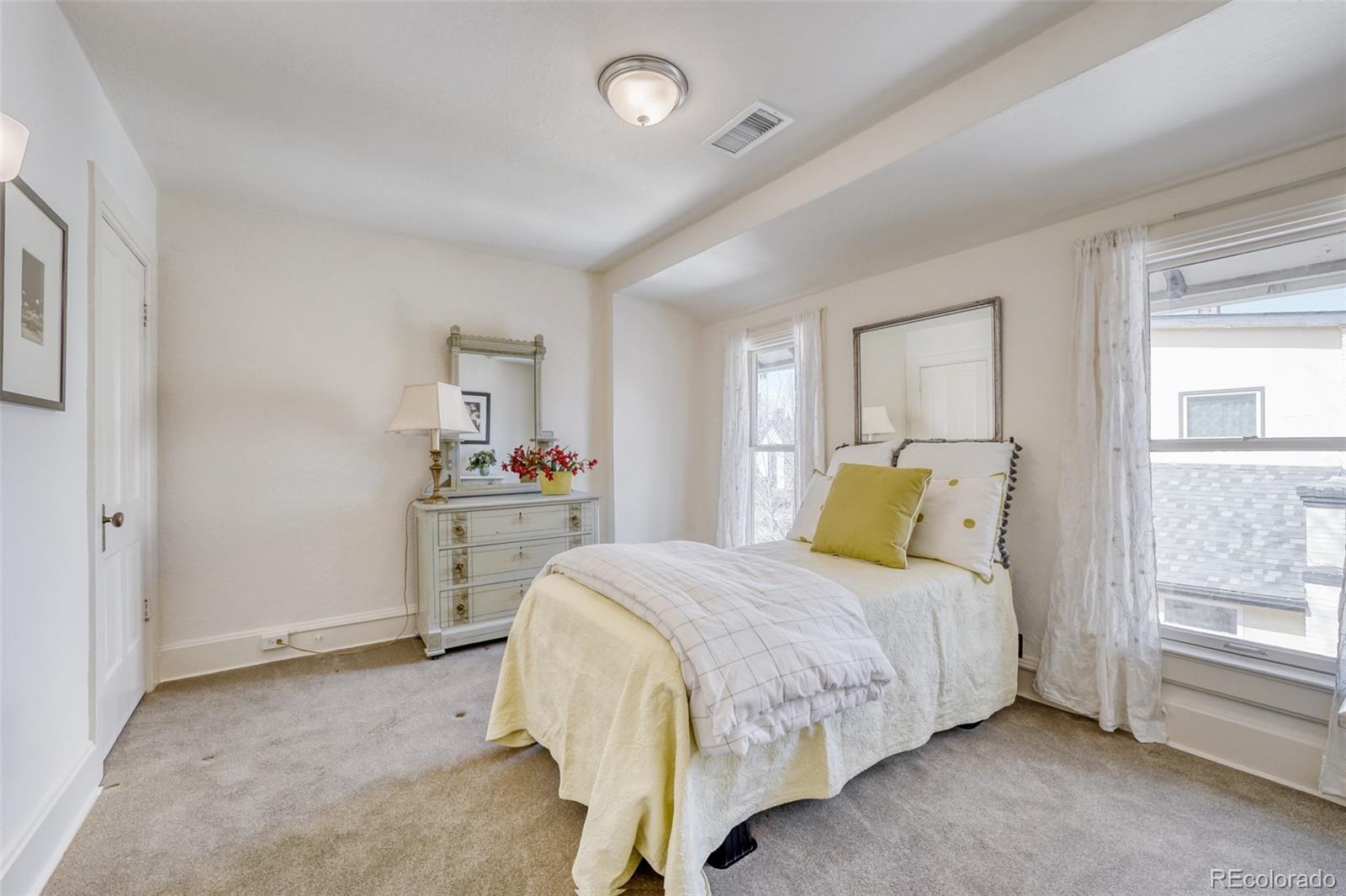 MLS Image #22 for 920  olive street,denver, Colorado