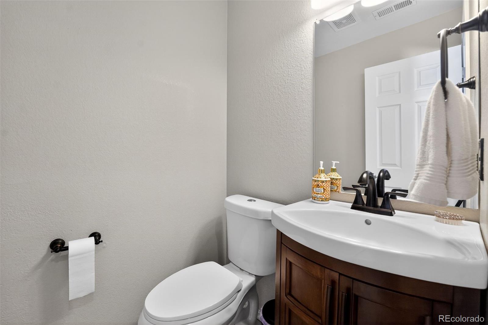 MLS Image #13 for 1272 s alton court,denver, Colorado