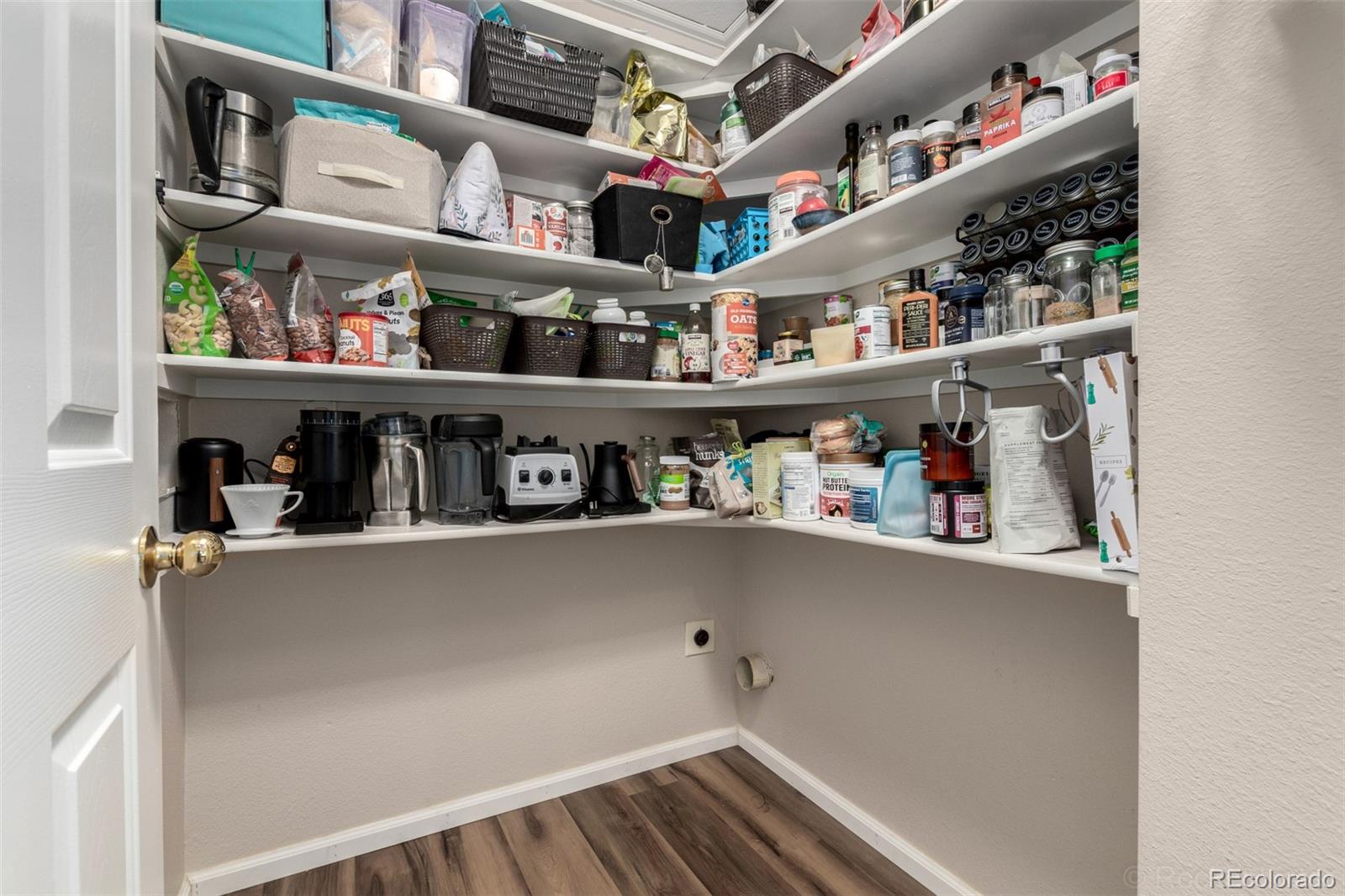 MLS Image #10 for 6810 w 84th circle,arvada, Colorado