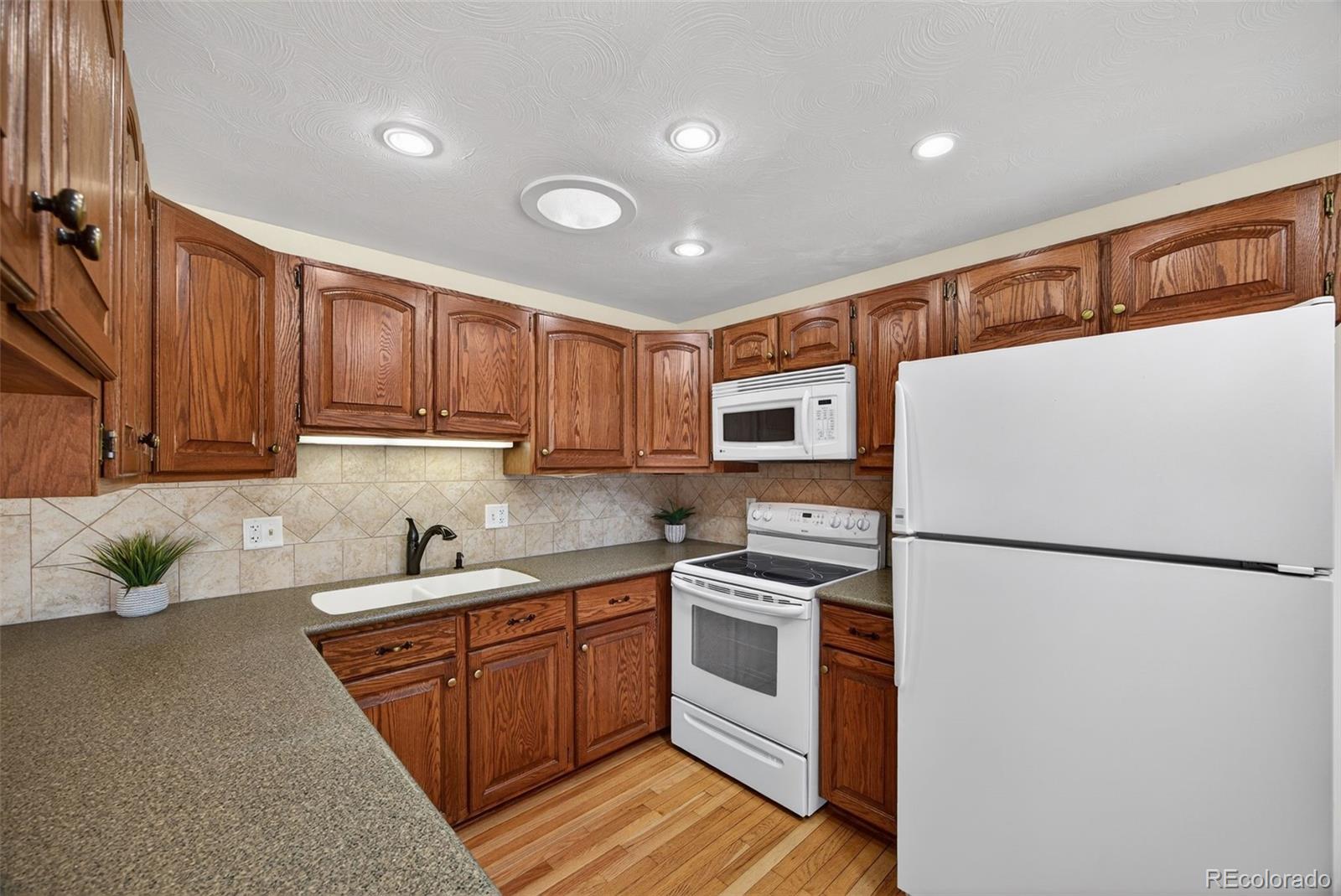 MLS Image #11 for 8354  eaton way,arvada, Colorado