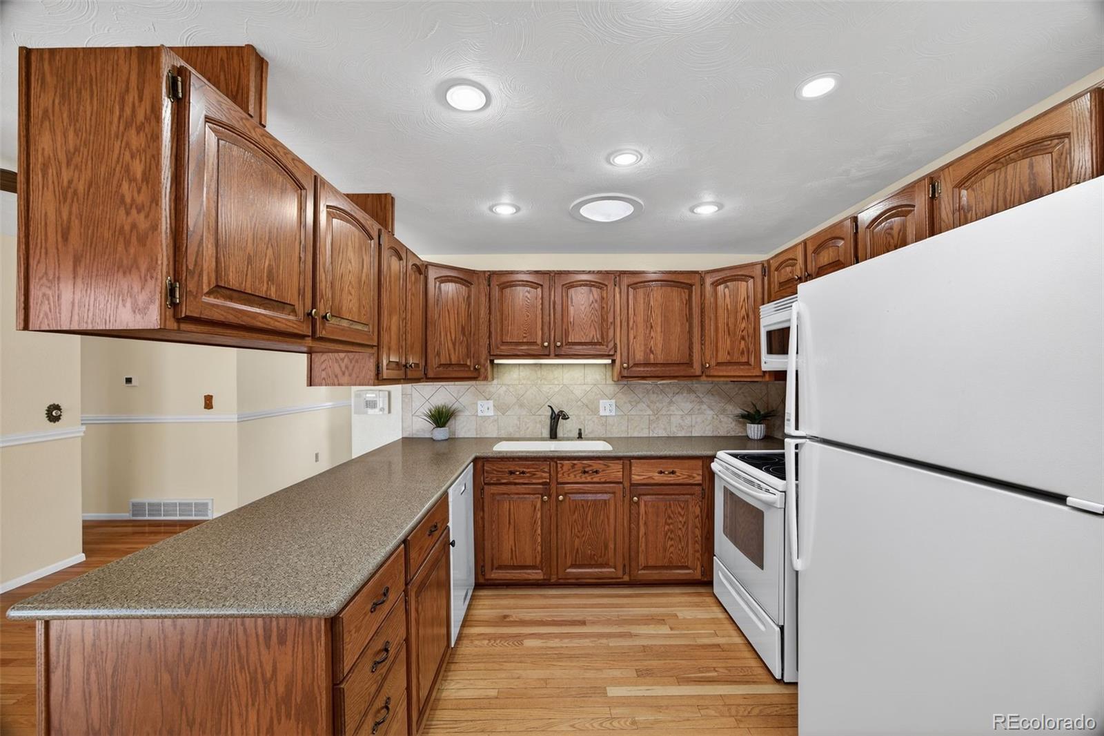 MLS Image #12 for 8354  eaton way,arvada, Colorado