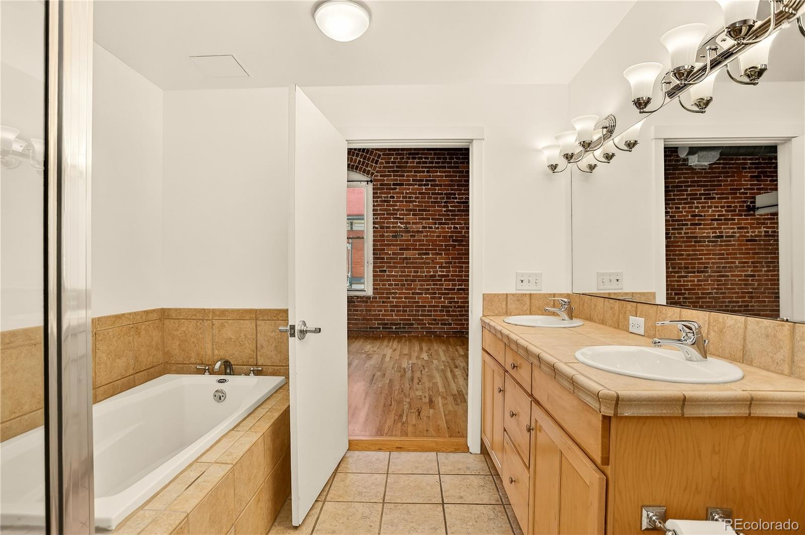 MLS Image #12 for 1501  wazee street,denver, Colorado