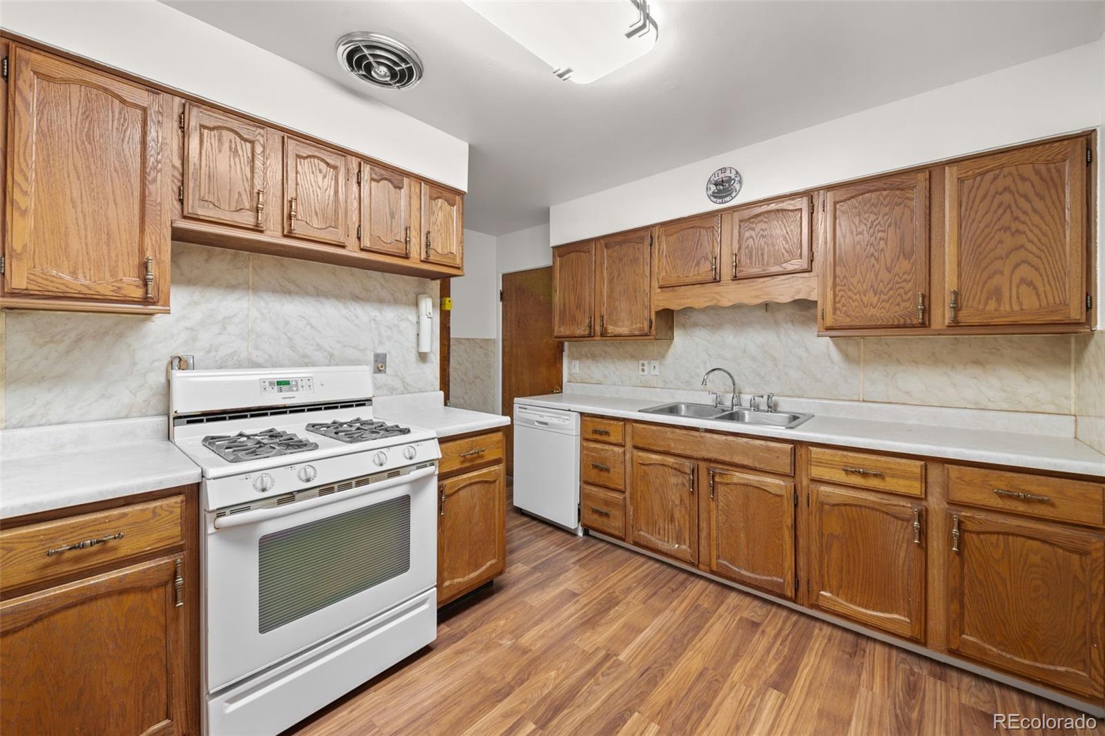 MLS Image #12 for 1951 s lowell boulevard,denver, Colorado