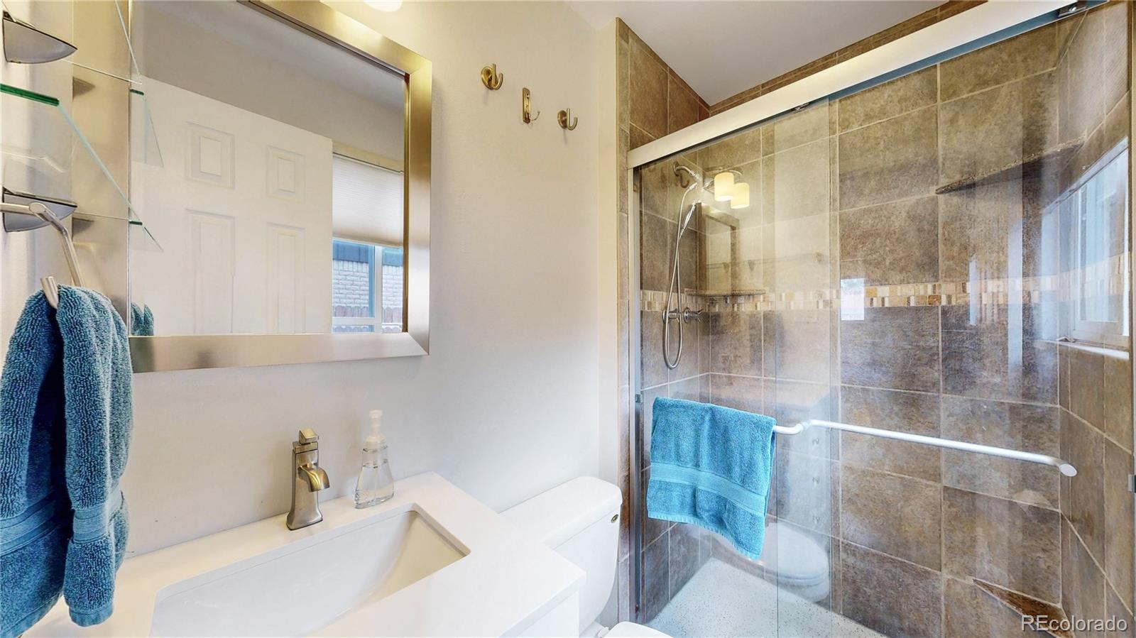 MLS Image #11 for 1365 s newport street,denver, Colorado