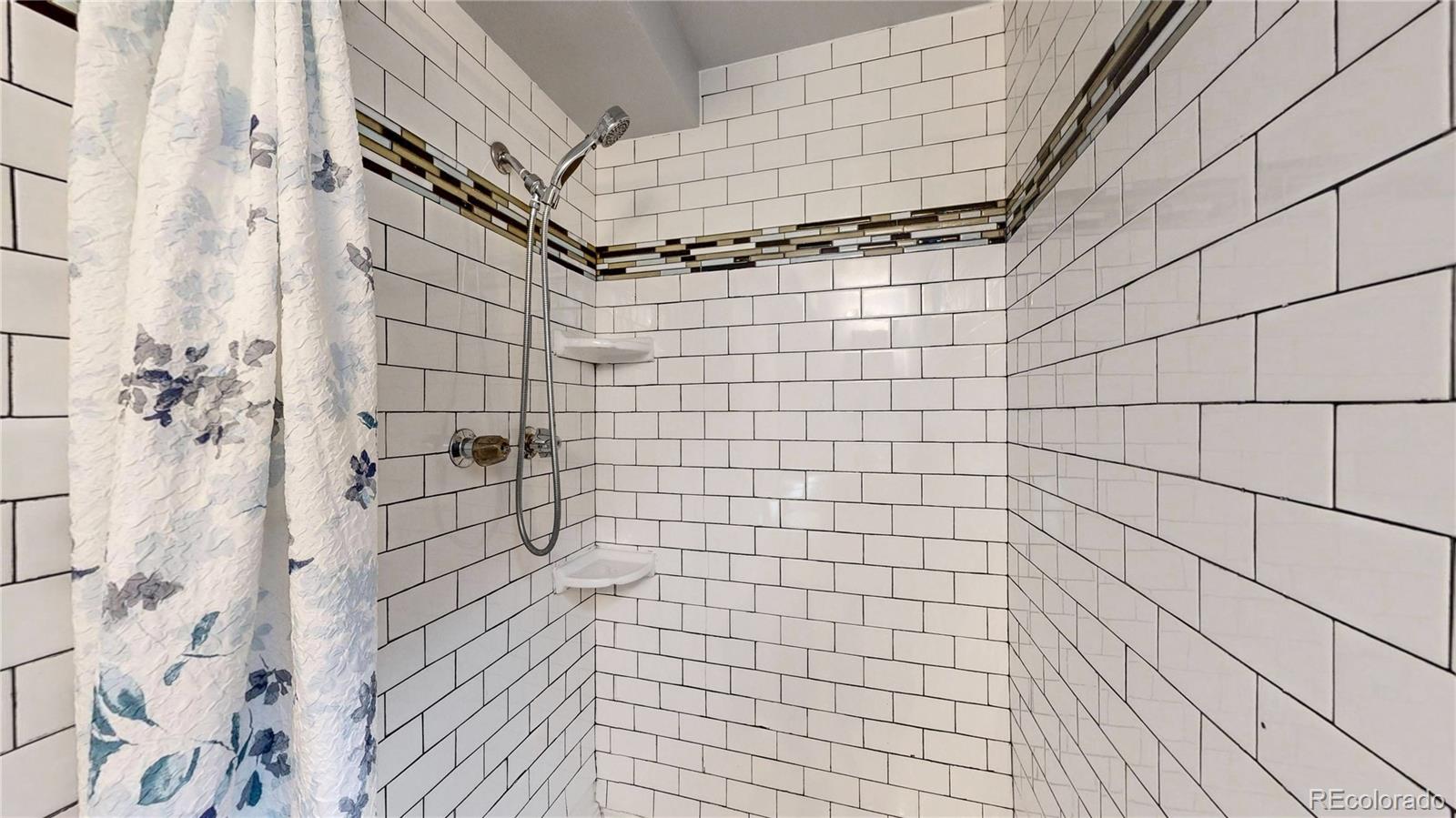MLS Image #27 for 1365 s newport street,denver, Colorado