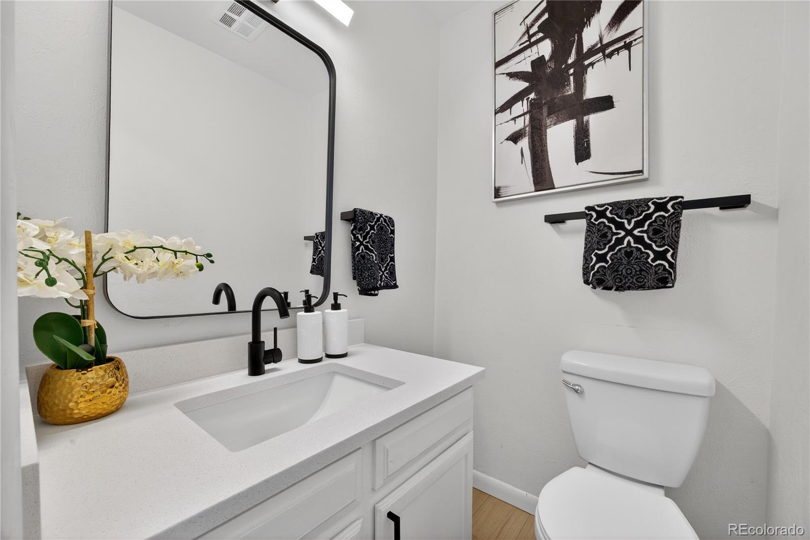 MLS Image #23 for 11958 e 1st place ,aurora, Colorado