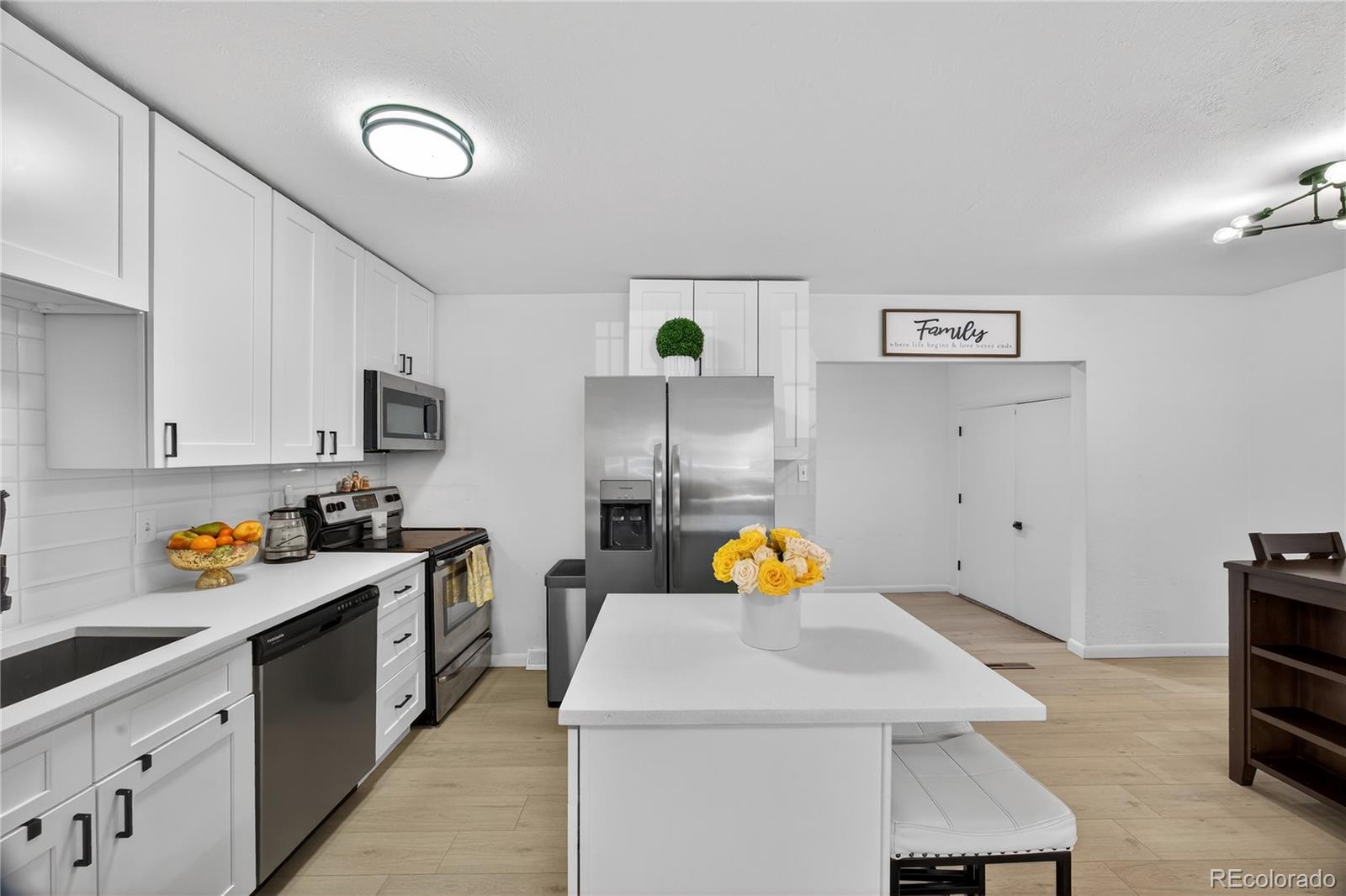 MLS Image #3 for 11958 e 1st place ,aurora, Colorado